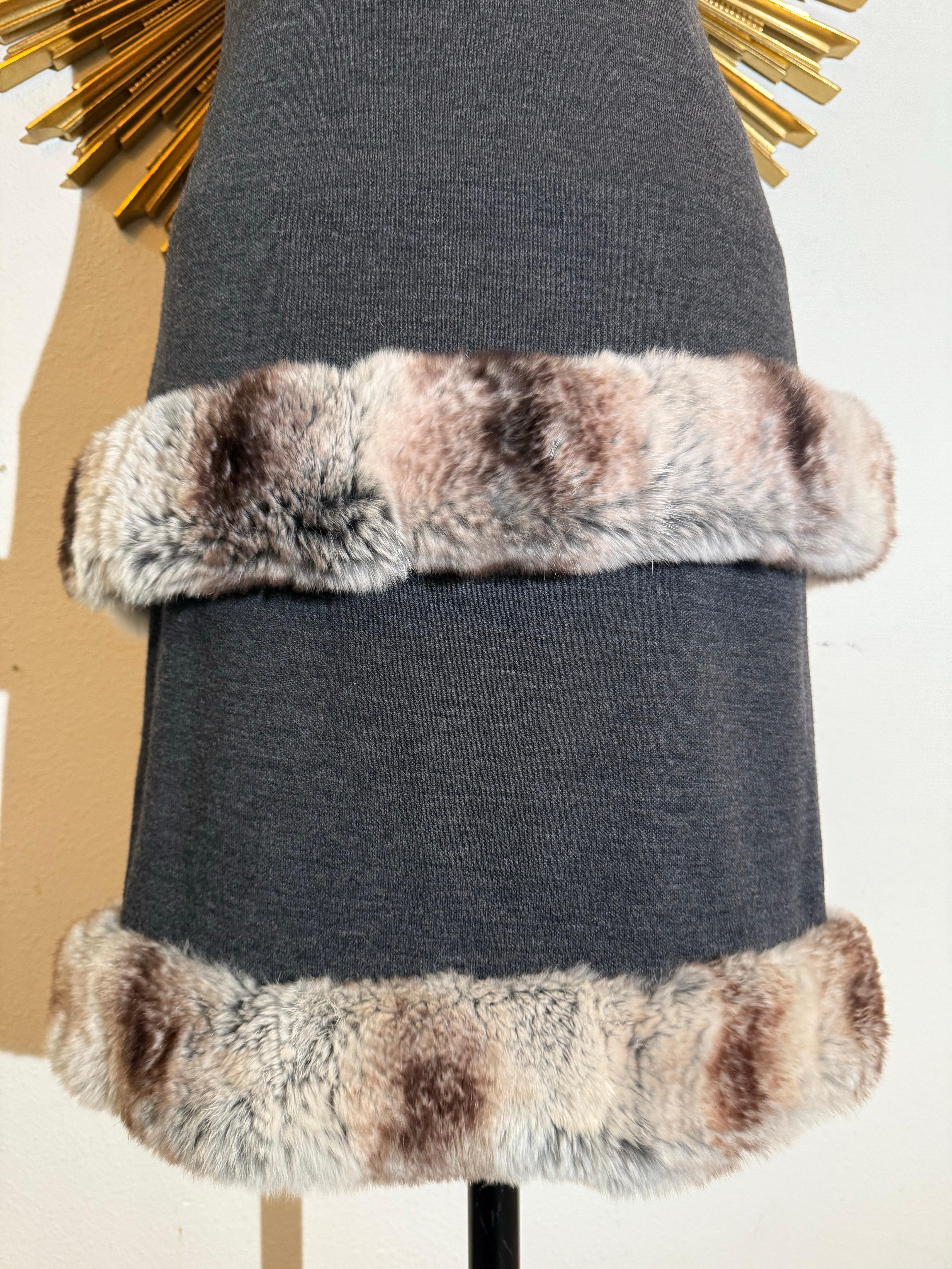 1960s Charcoal Knit Wool Dress with Tiered Chinchilla Trim & Matching Adolfo II Hat Pour femmes en vente