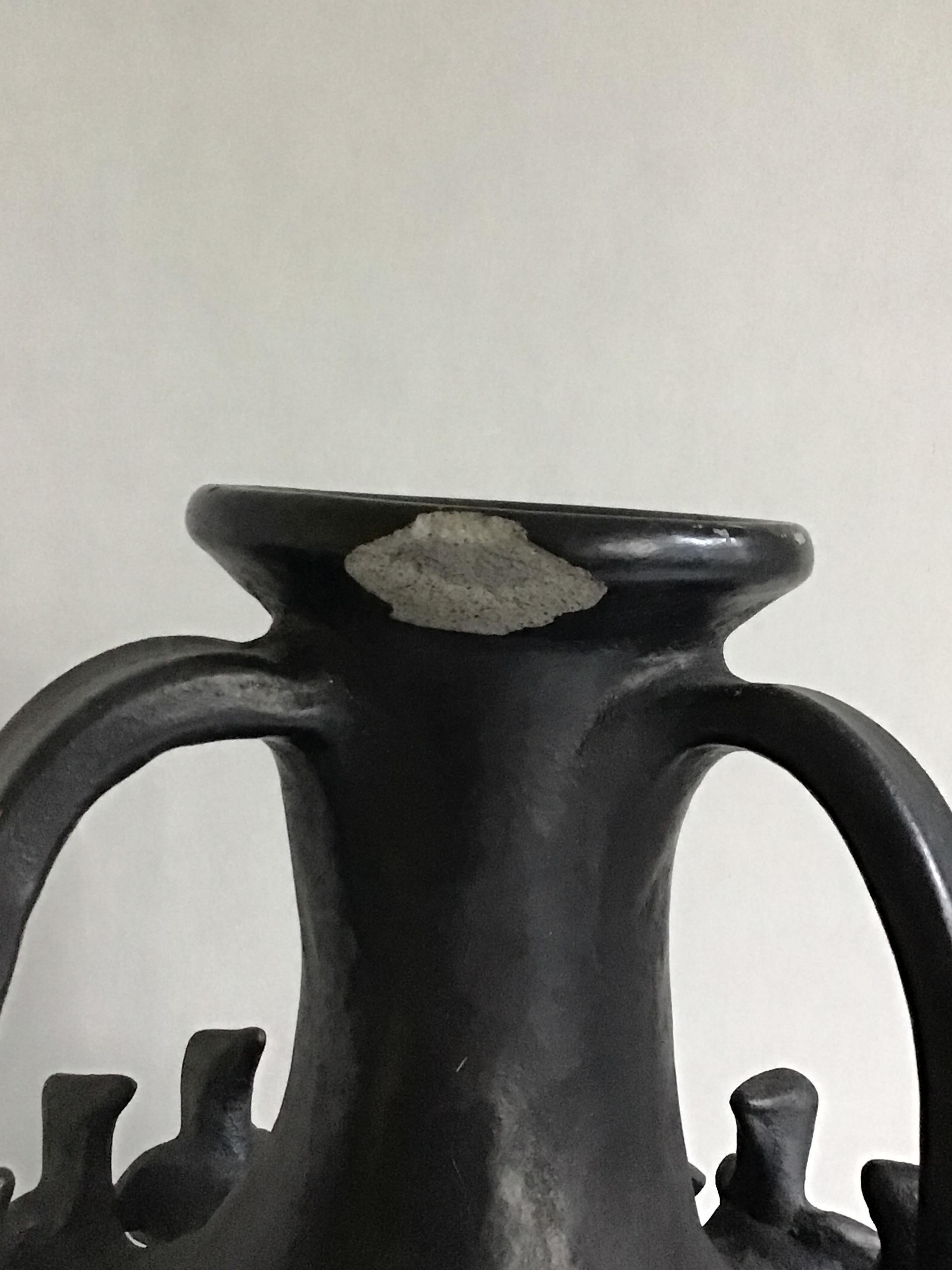 Intonaco Vaso in gesso carbone del 1960 con uccelli in vendita