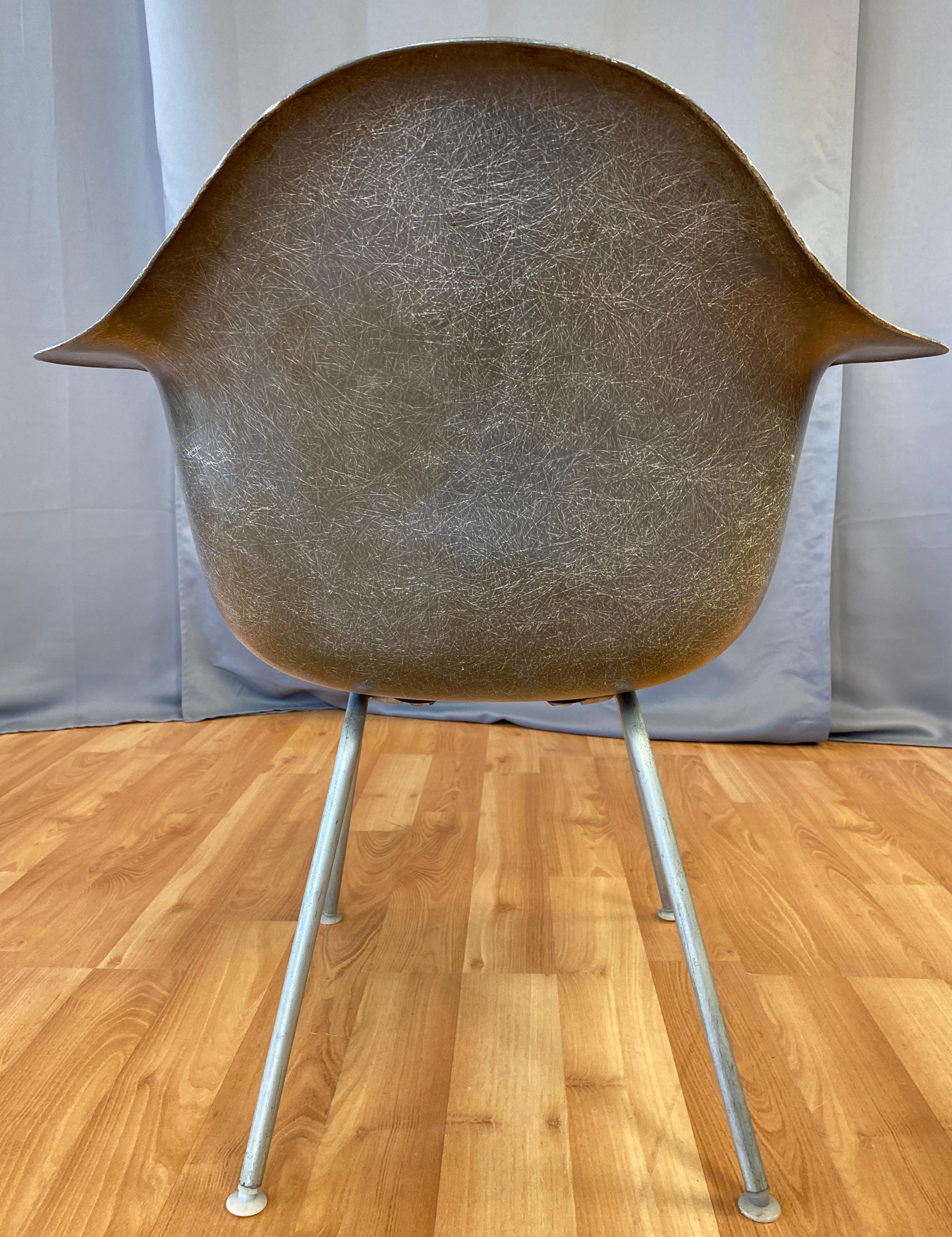 1960s Charles Eames Fiberglass Shell Armchair for Herman Miller In Good Condition In San Francisco, CA