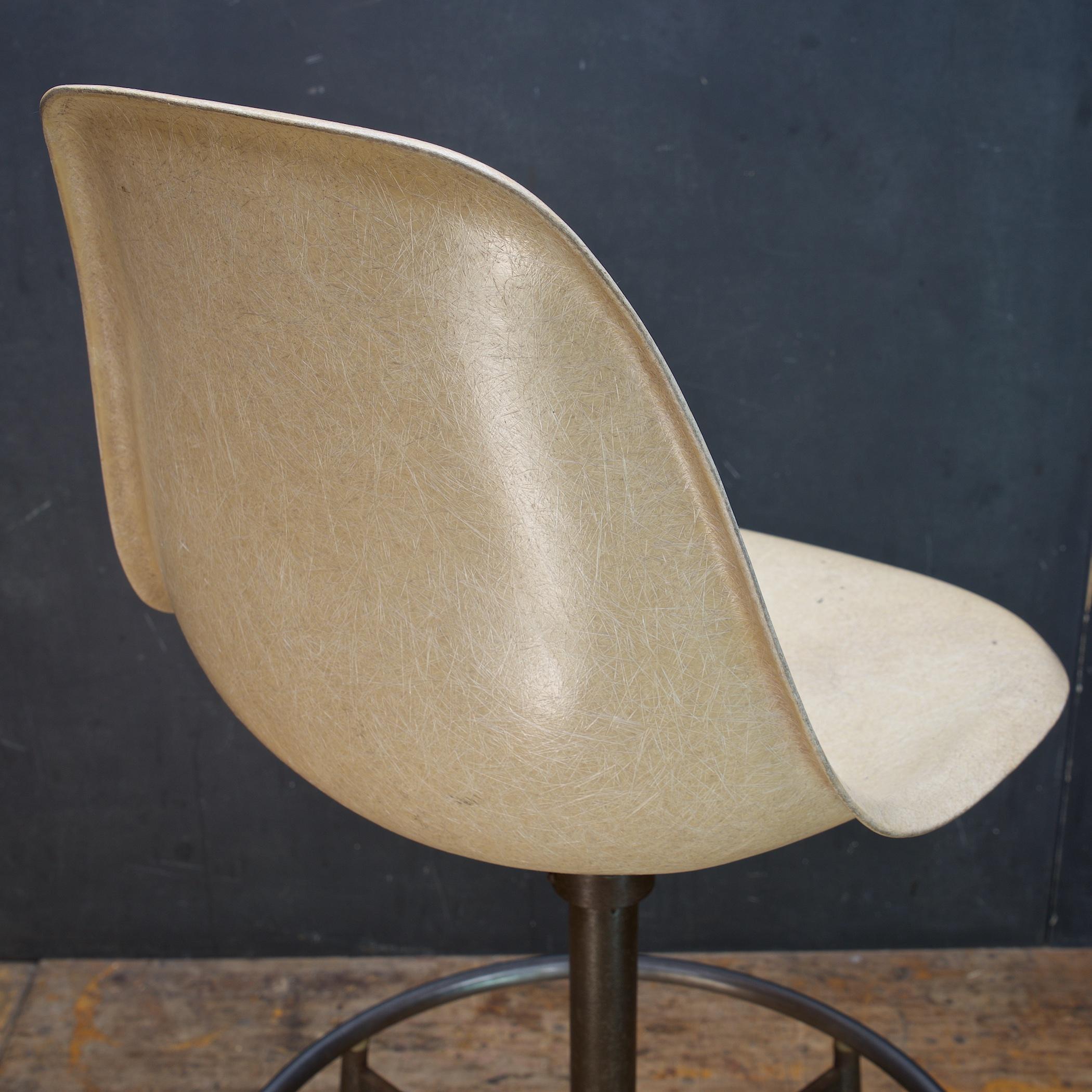1960s Charles + Ray Eames Drafting Stool Herman Miller Mid-Century Architect In Fair Condition In Hyattsville, MD