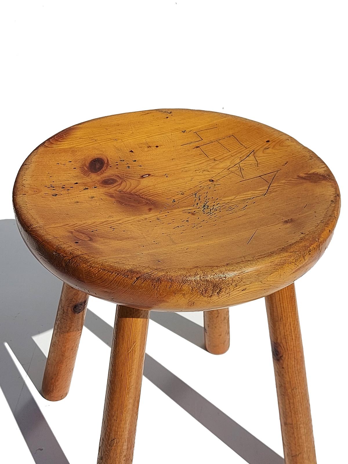 Mid-Century Modern 1960s style of Charlotte Perriand Design Les Arcs Resort France Pine Wood Stool For Sale
