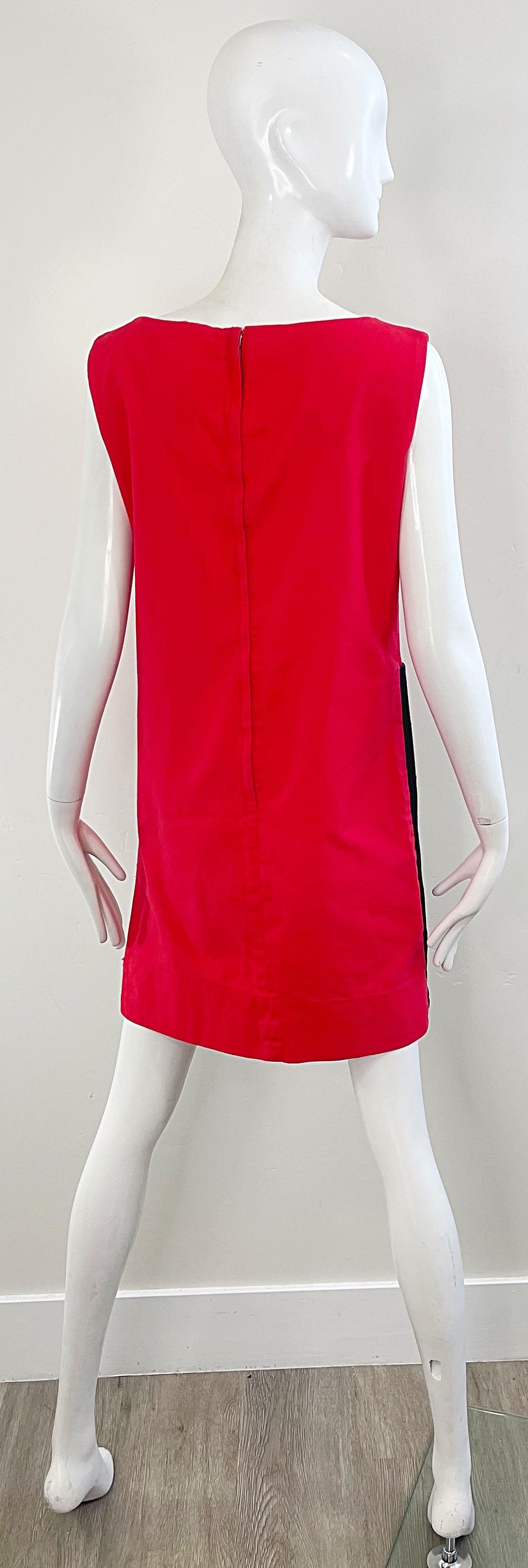 1960s Charm of Hollywood Music Notes and Piano Red Black Cotton Shift Dress 60s For Sale 4