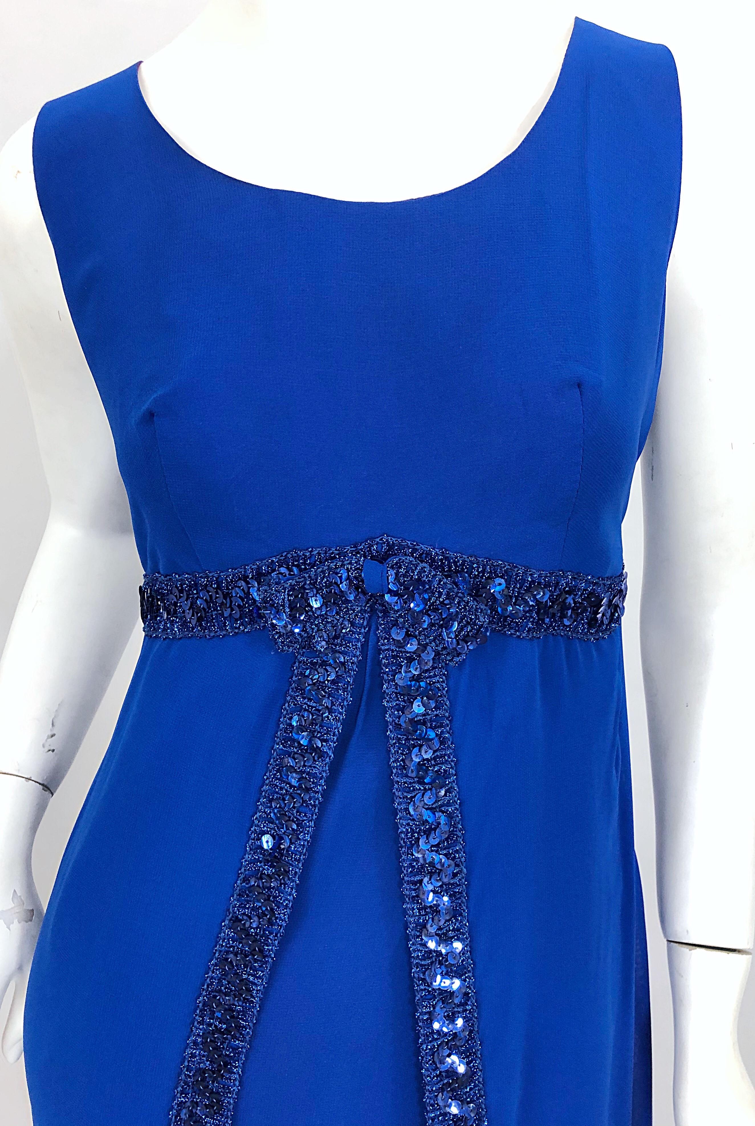 Charmont - Robe longue en mousseline de soie bleu royal à paillettes - Modèle des années 1960 Excellent état - En vente à San Diego, CA