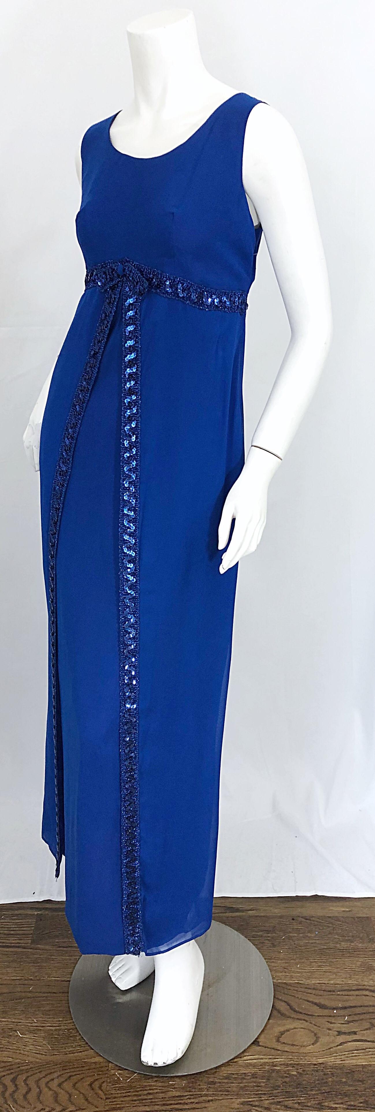 Charmont - Robe longue en mousseline de soie bleu royal à paillettes - Modèle des années 1960 Pour femmes en vente