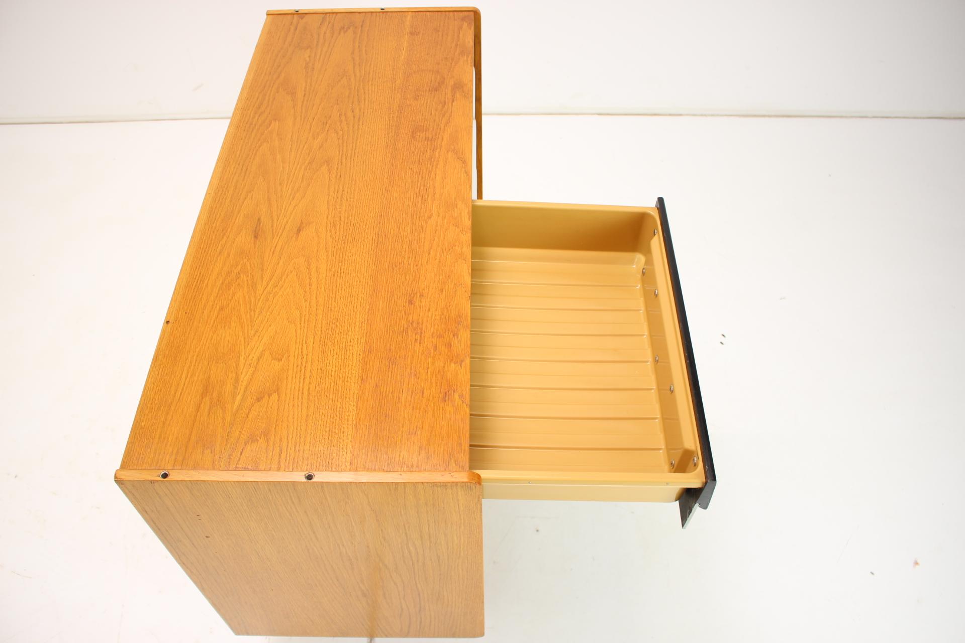 Tchèque Commode des années 1960 par Jiří Jiroutek, Tchécoslovaquie en vente