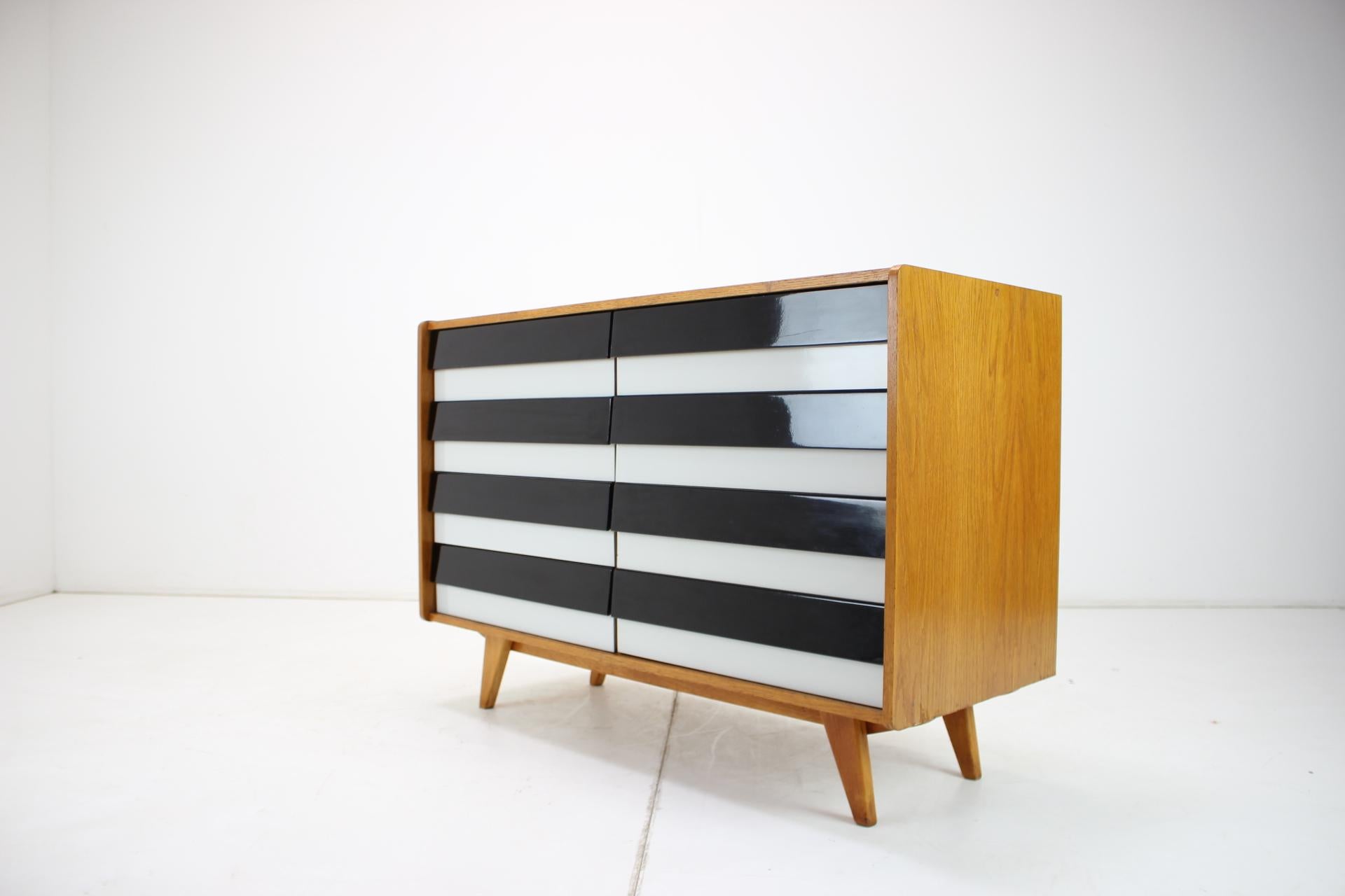 Bois Commode des années 1960 par Jiří Jiroutek, Tchécoslovaquie en vente