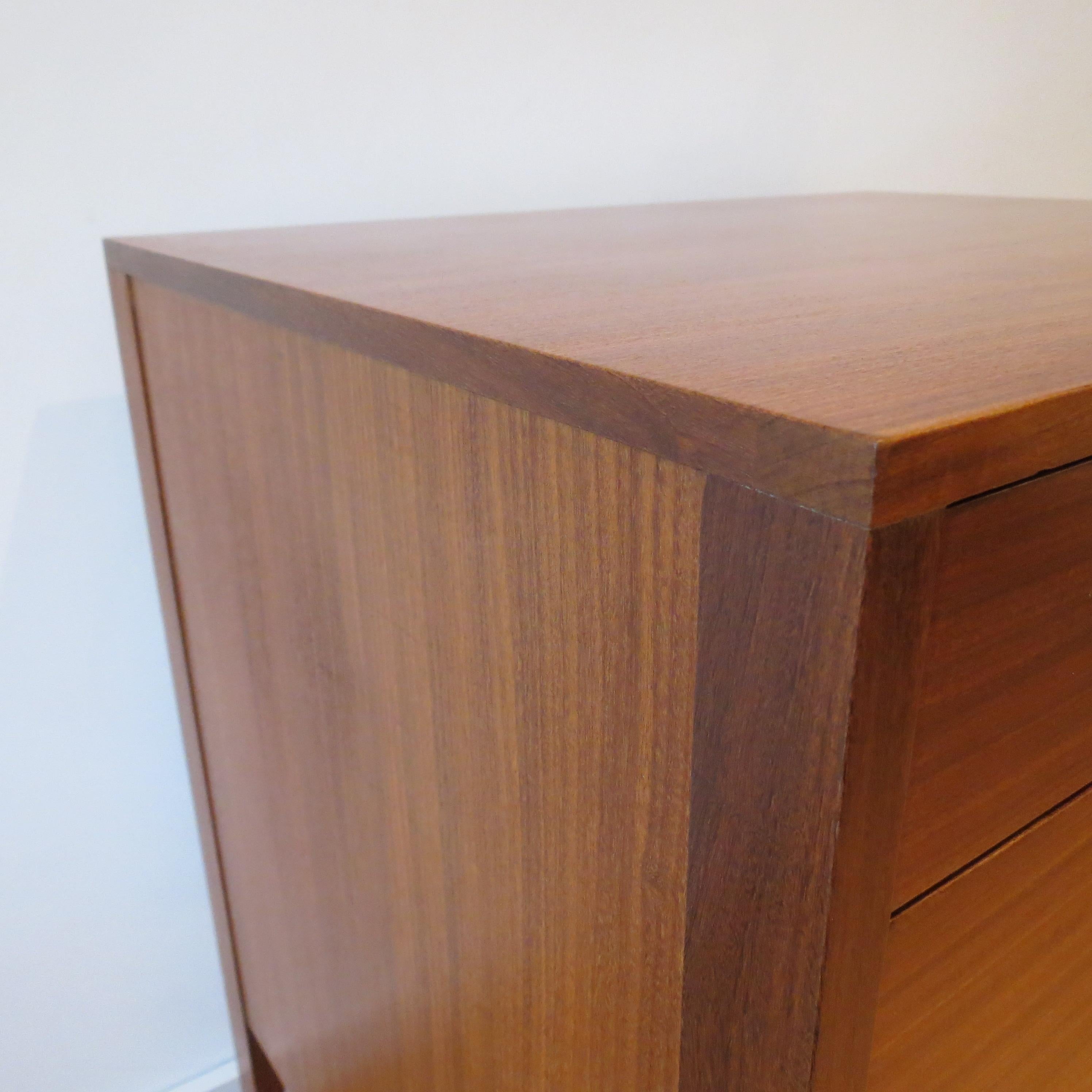 1960s Chest of Drawers by Richard Hornby For Fyne Ladye In Good Condition In Stow on the Wold, GB