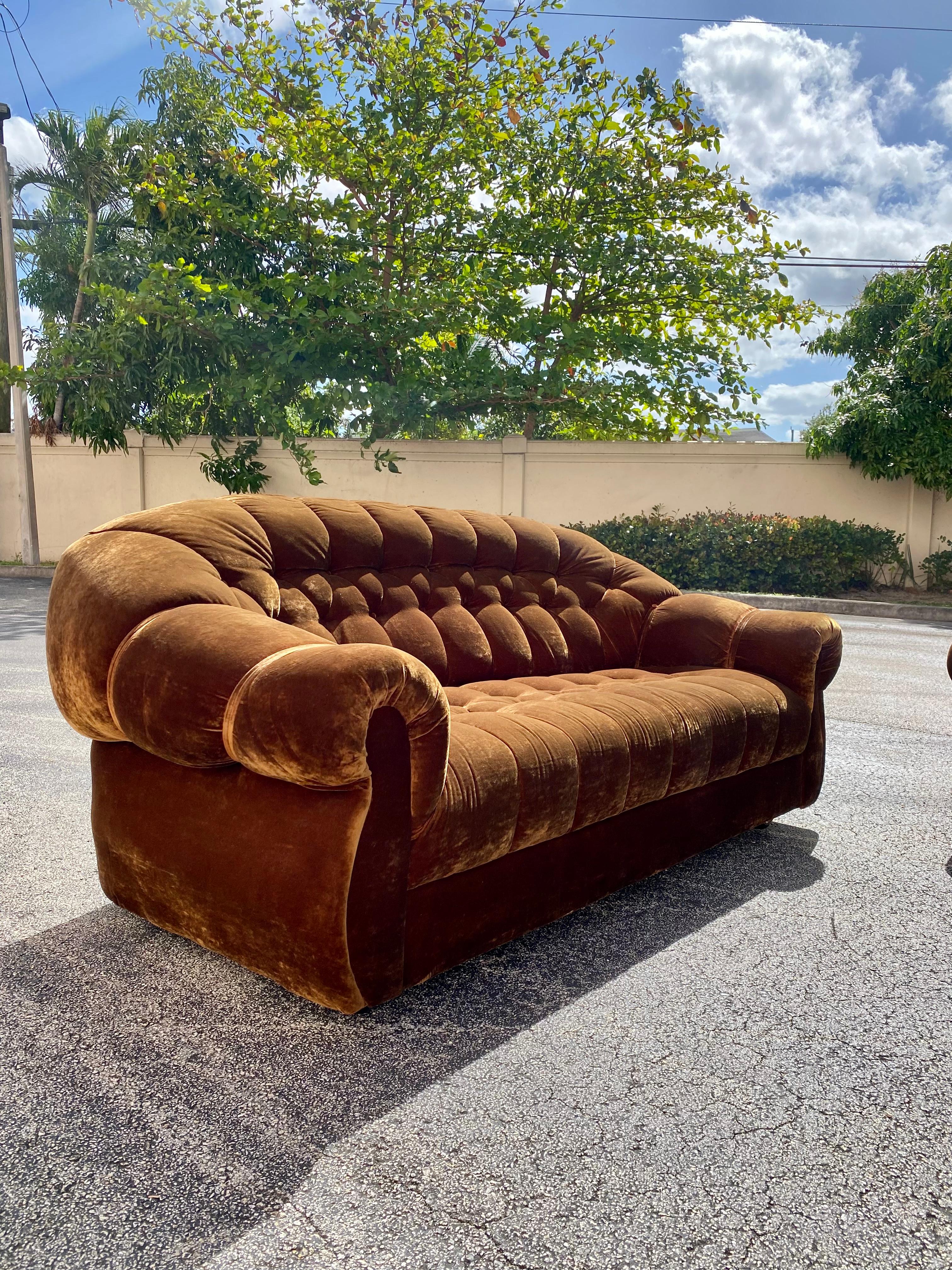 1960s Chesterfield Tufted Silk Velvet Sofa Loveseat Chair on Castors, Set of 3 For Sale 3