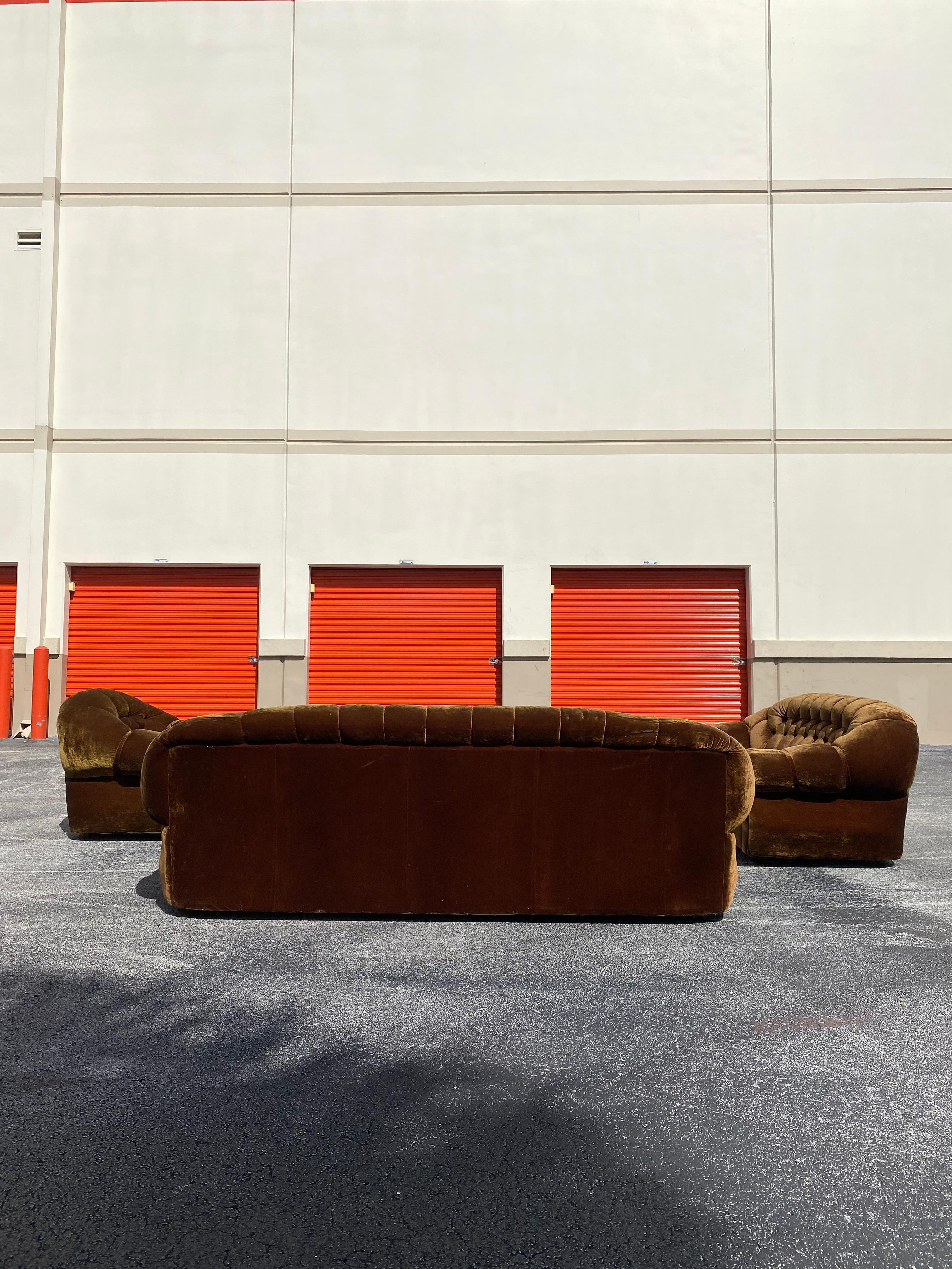 1960s Chesterfield Tufted Silk Velvet Sofa Loveseat Chair on Castors, Set of 3 In Excellent Condition In Fort Lauderdale, FL