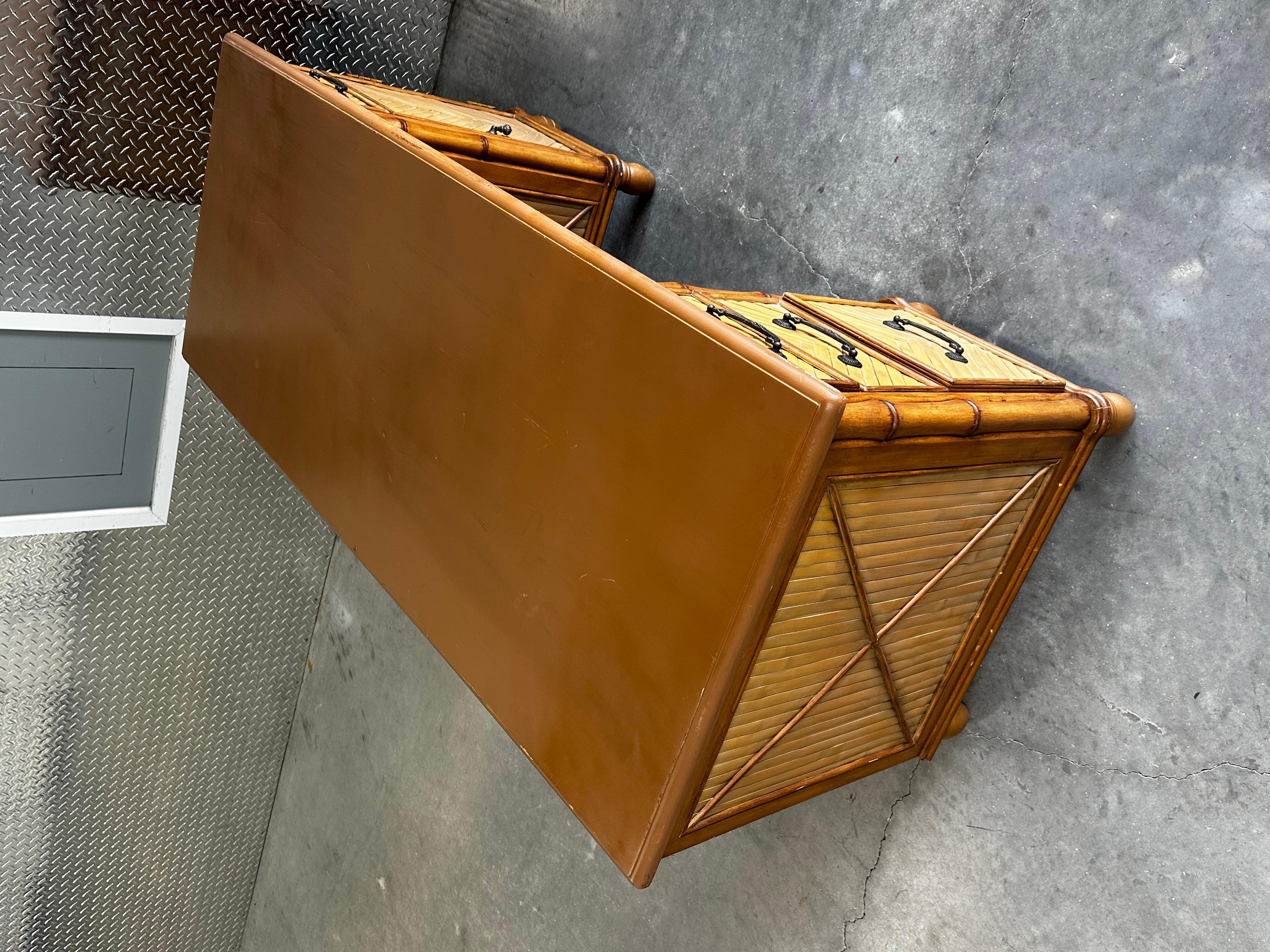 Scrivania Chevron in bambù e rattan Wood del 1960 in vendita 3