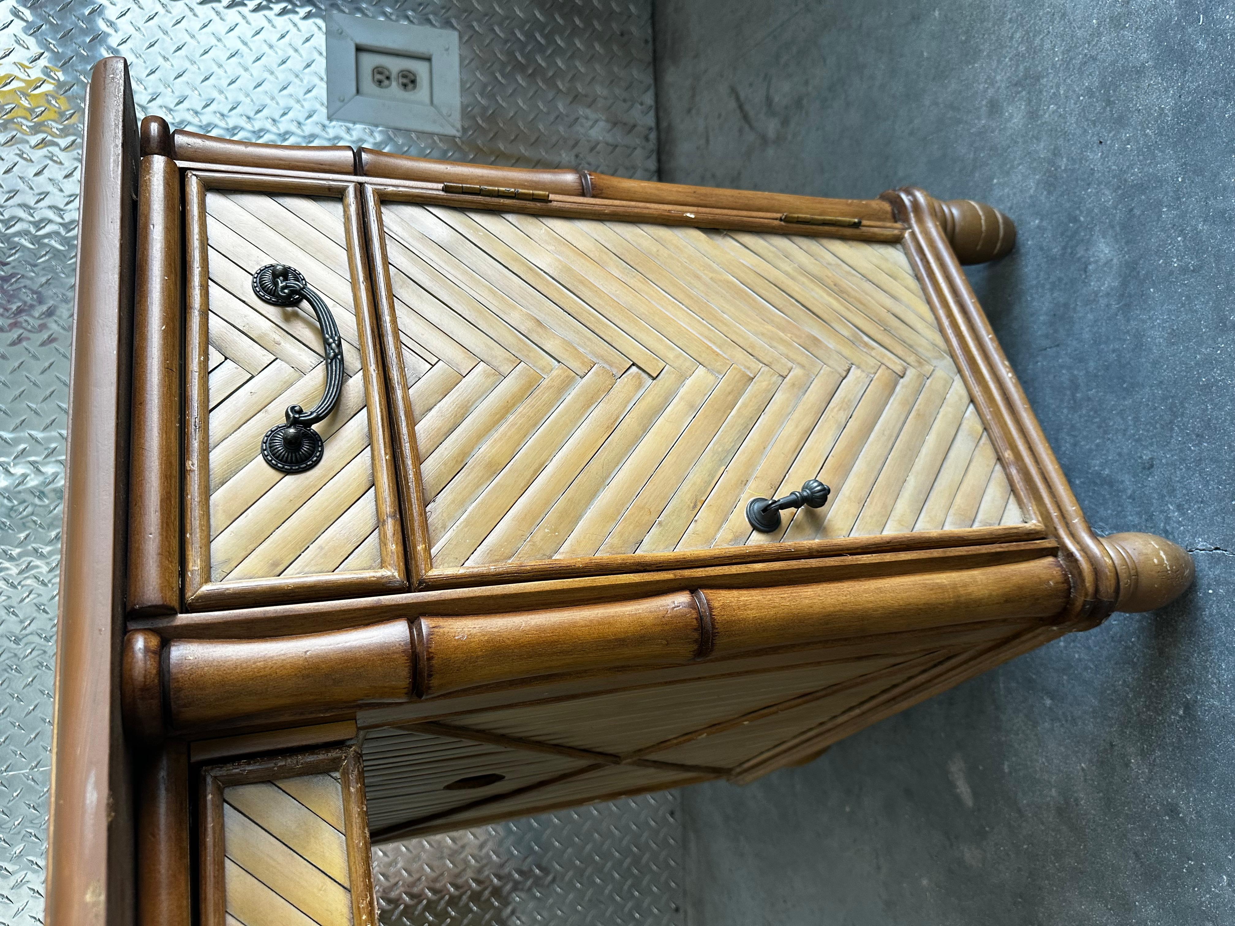 Scrivania Chevron in bambù e rattan Wood del 1960 in vendita 5