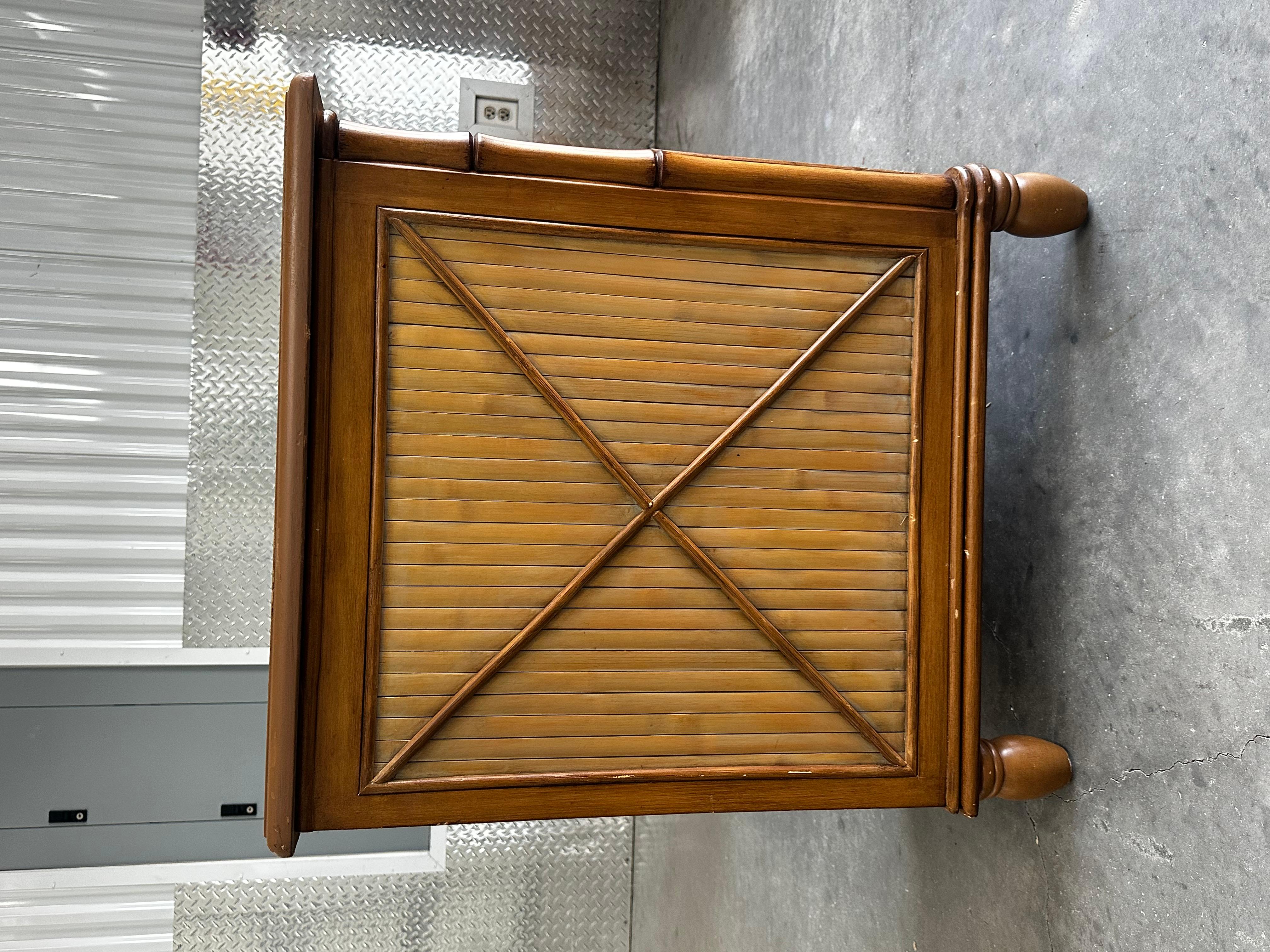 Scrivania Chevron in bambù e rattan Wood del 1960 in vendita 6