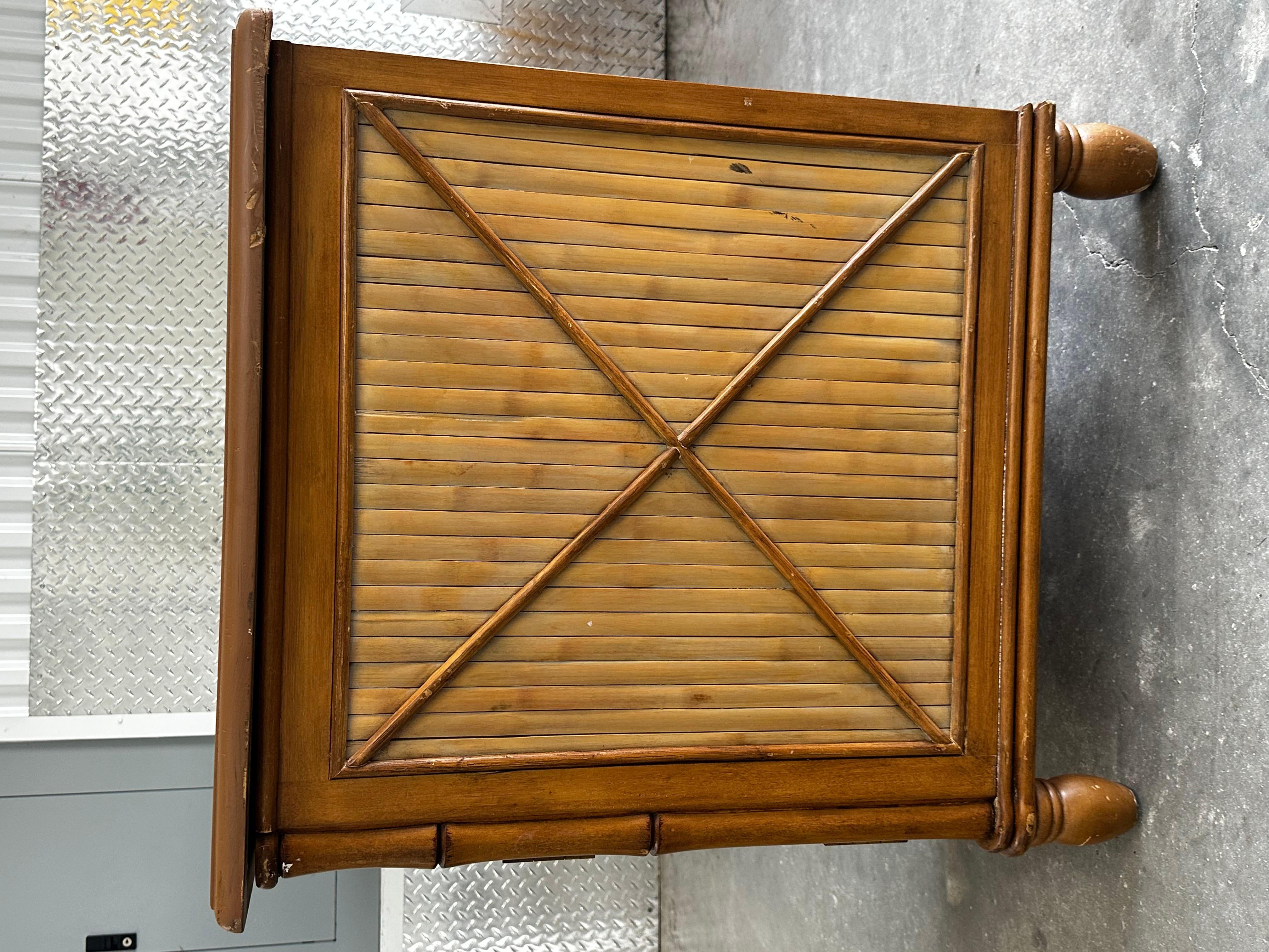 Scrivania Chevron in bambù e rattan Wood del 1960 in vendita 7