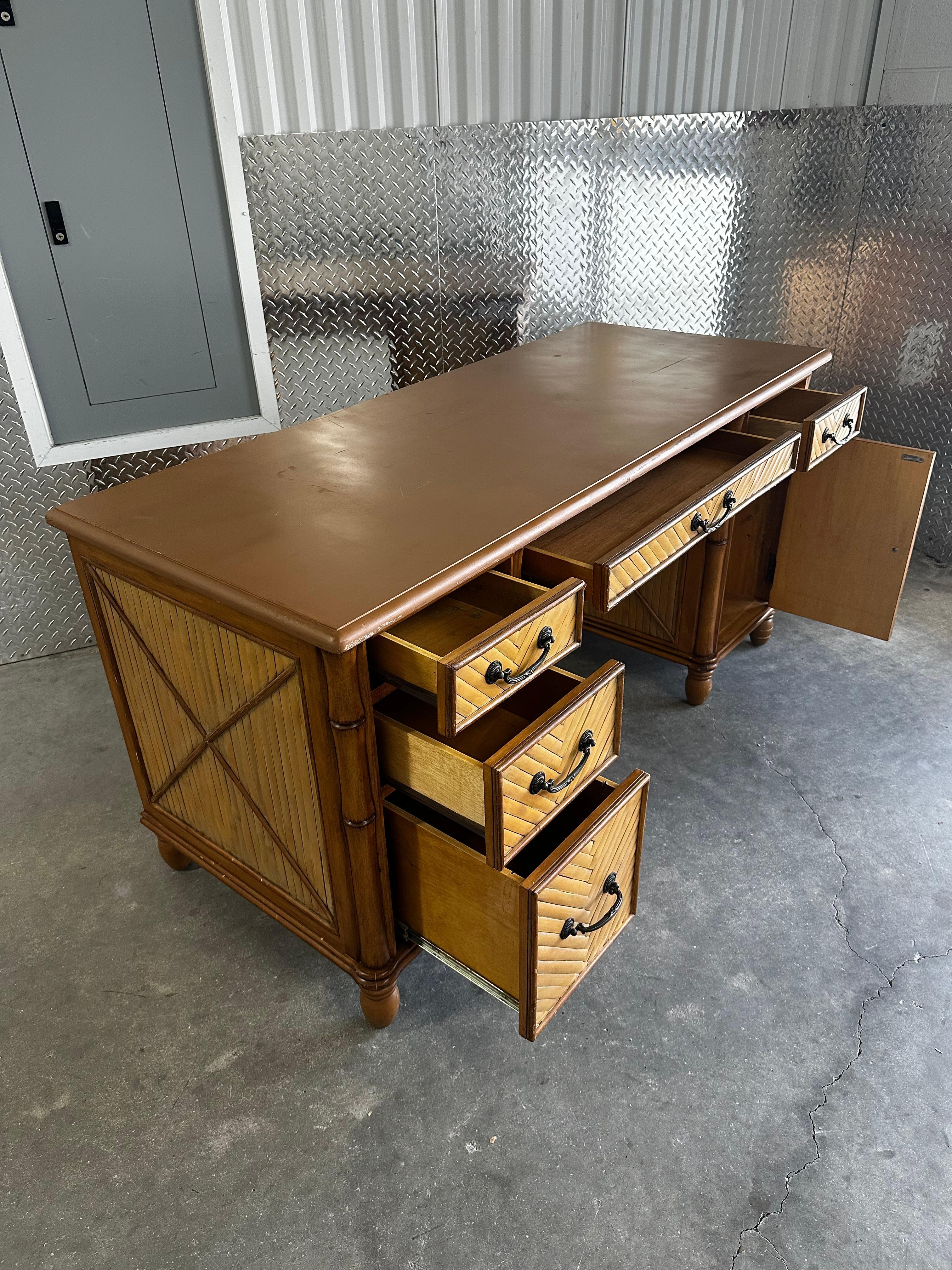 Scrivania Chevron in bambù e rattan Wood del 1960 in vendita 10