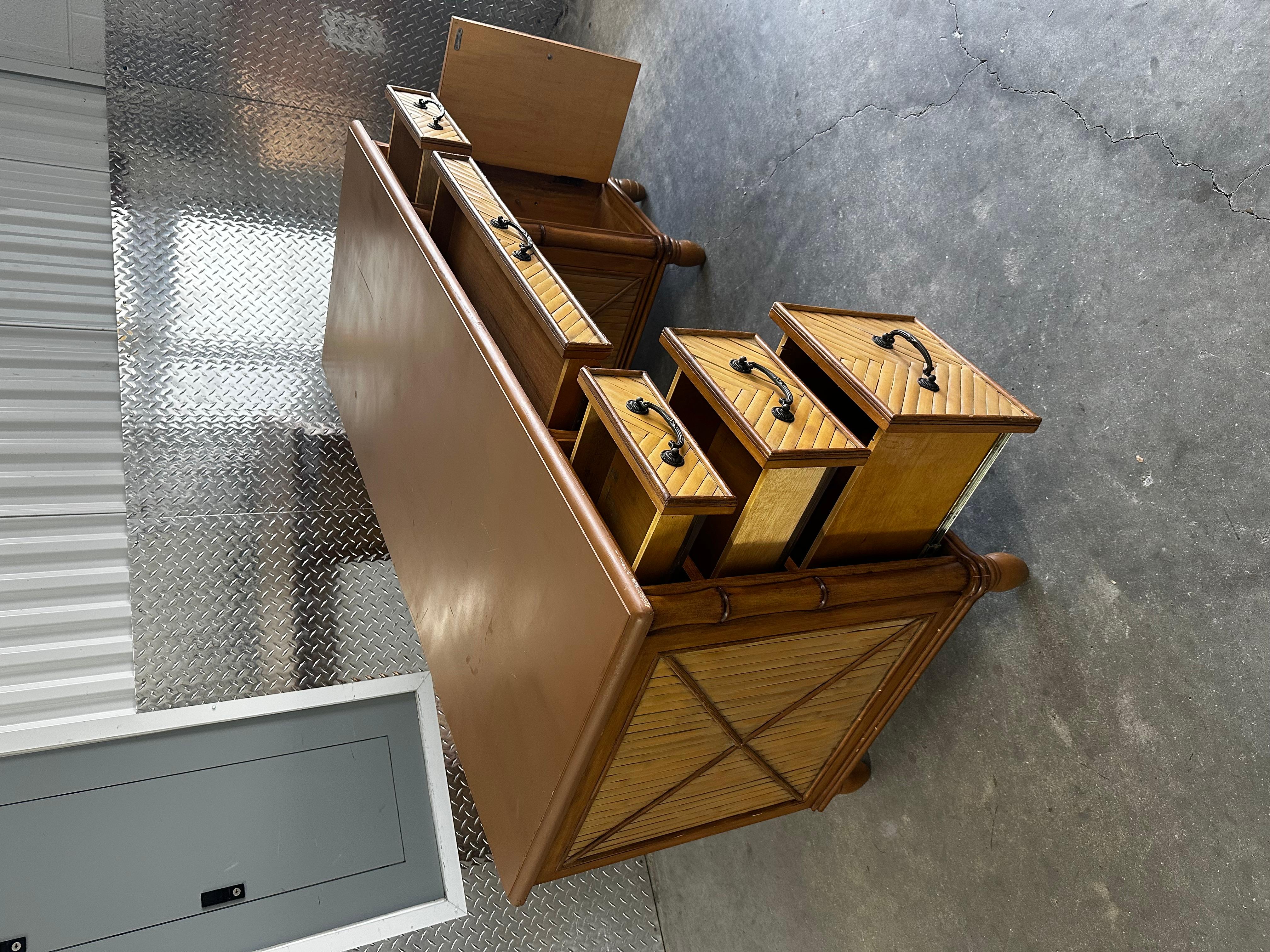 Scrivania Chevron in bambù e rattan Wood del 1960 in vendita 10