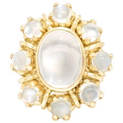1960s Chic Moonstone-Set Gold Ring