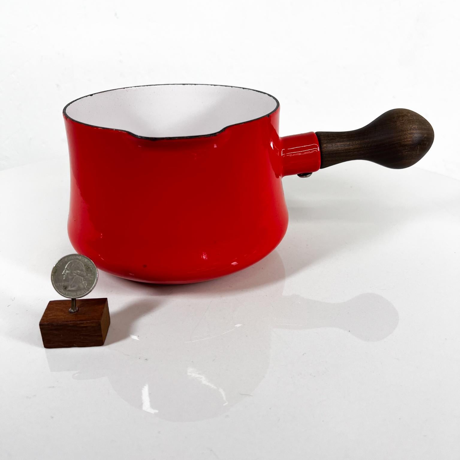 1960s Chile Red Sauce Pot Kobenstyle Dansk Designs France
Butter Warmer
Red enamel Cast Iron
10 d x 6 w x 4.13 h
Original preowned vintage condition
Refer to images please.