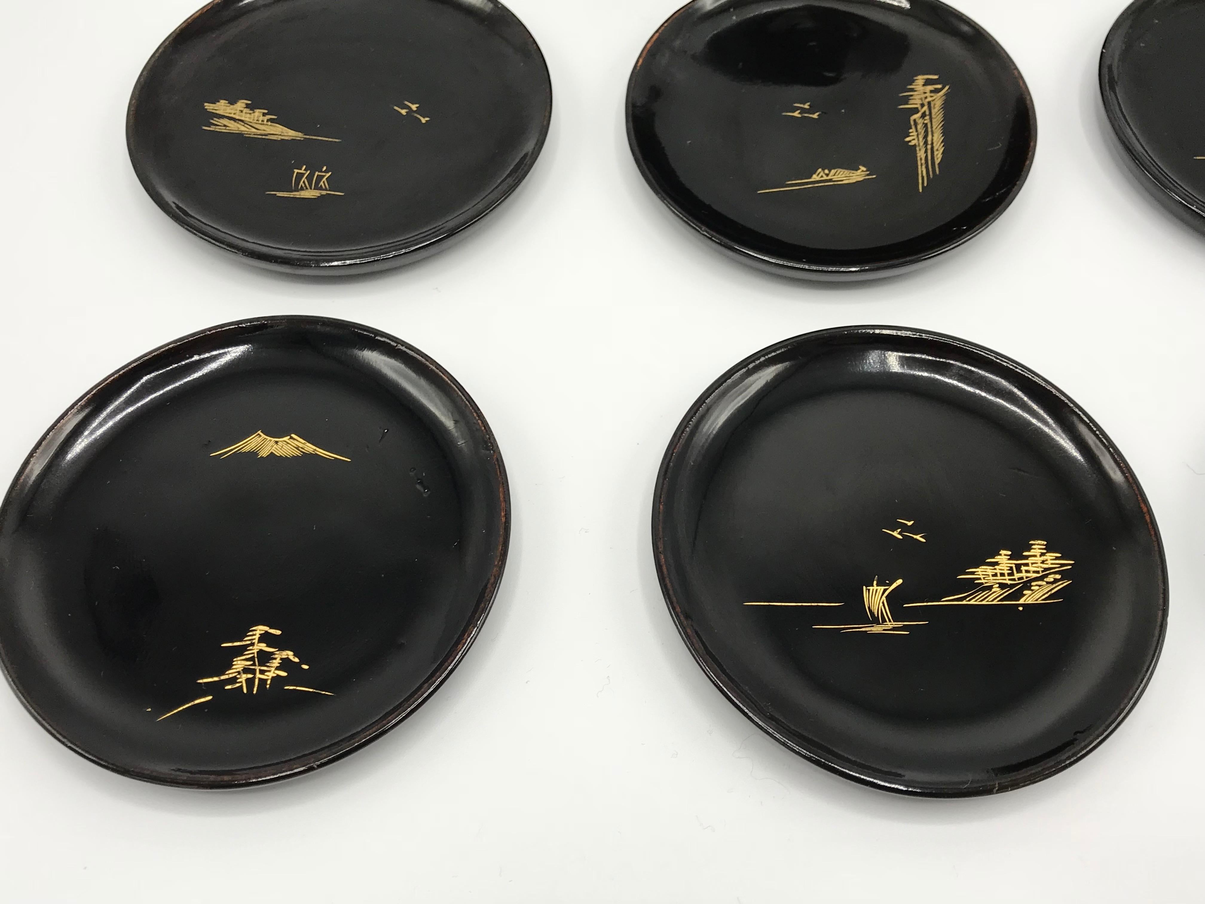 20th Century 1960s Chinoiserie Black and Gold Lacquered Coasters with Box, Set of 6