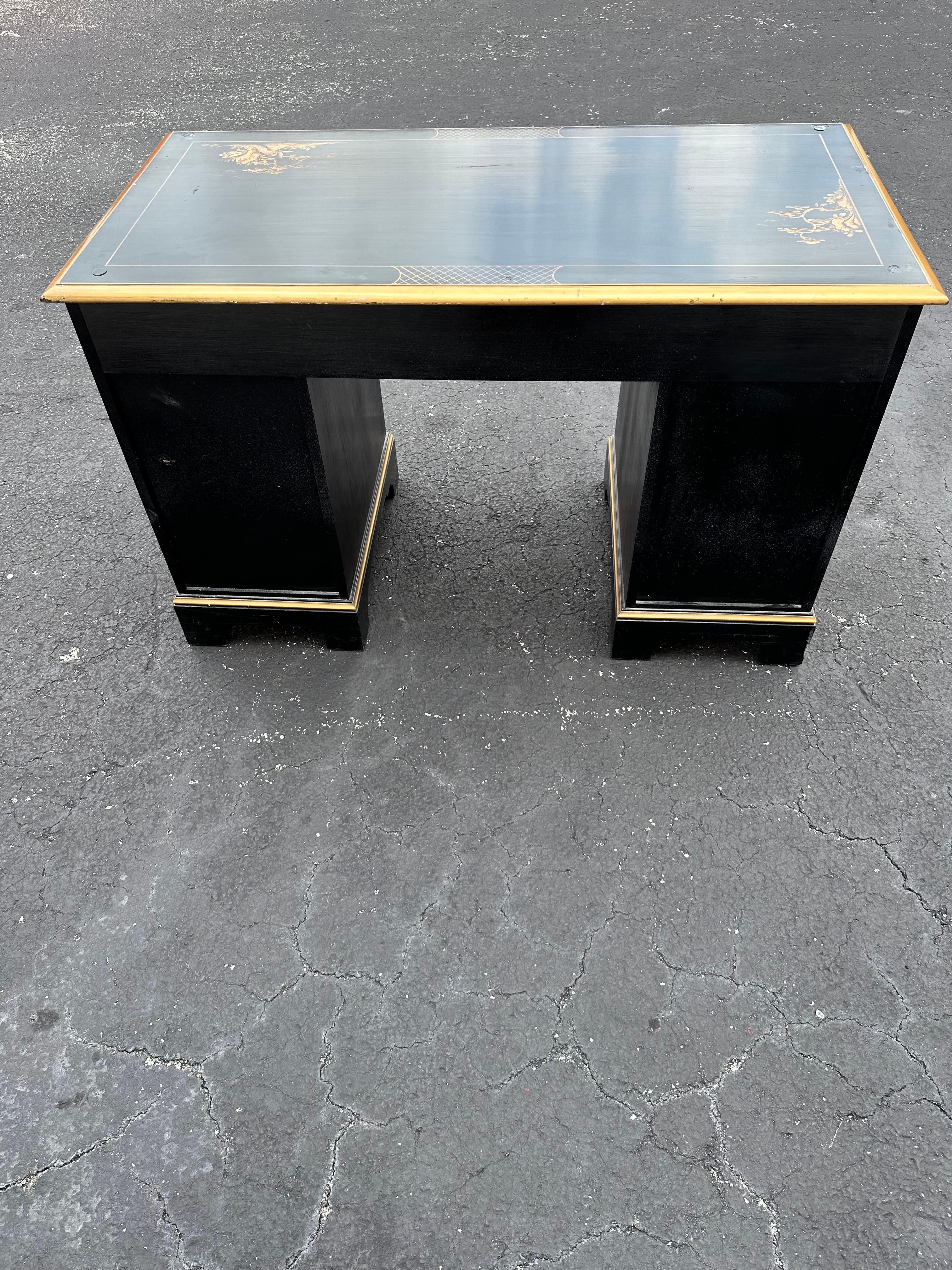 1960s Chinoiserie Hand Painted Black and Gold Wood Desk For Sale 2