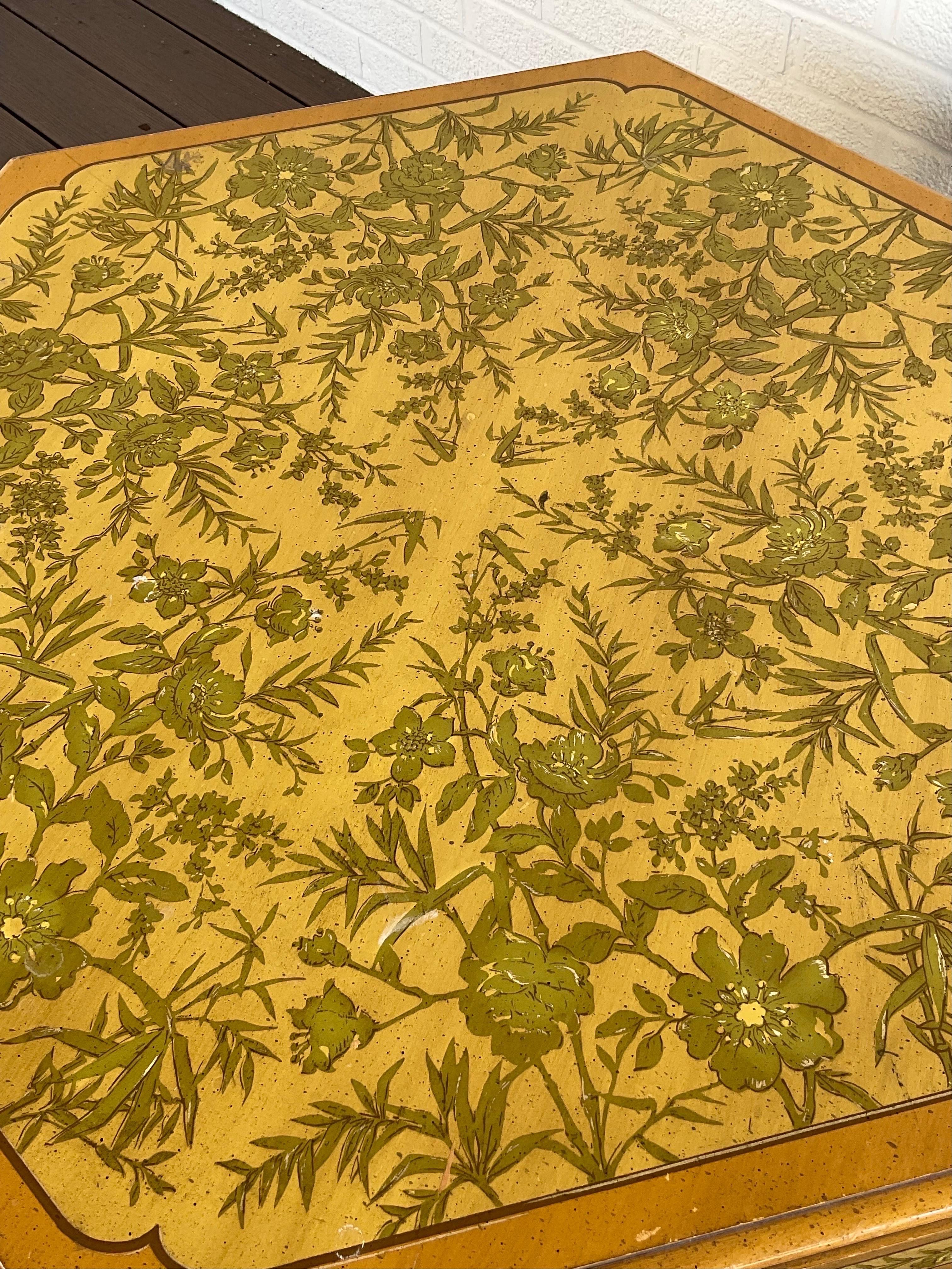1960s Chinoiserie Midcentury Hand Painted Cocktail Table For Sale 3
