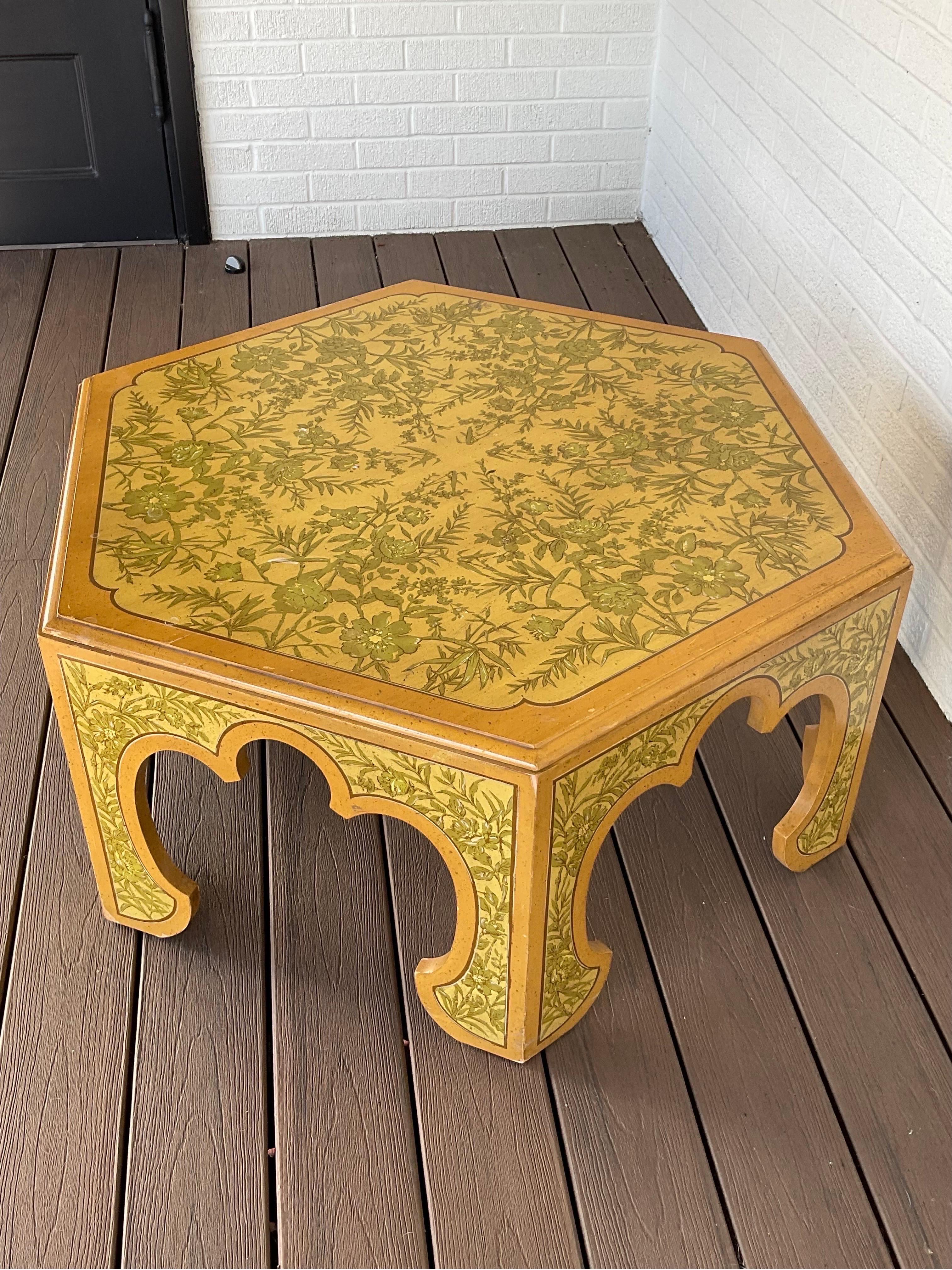 1960s Chinoiserie Midcentury Hand Painted Cocktail Table For Sale 2