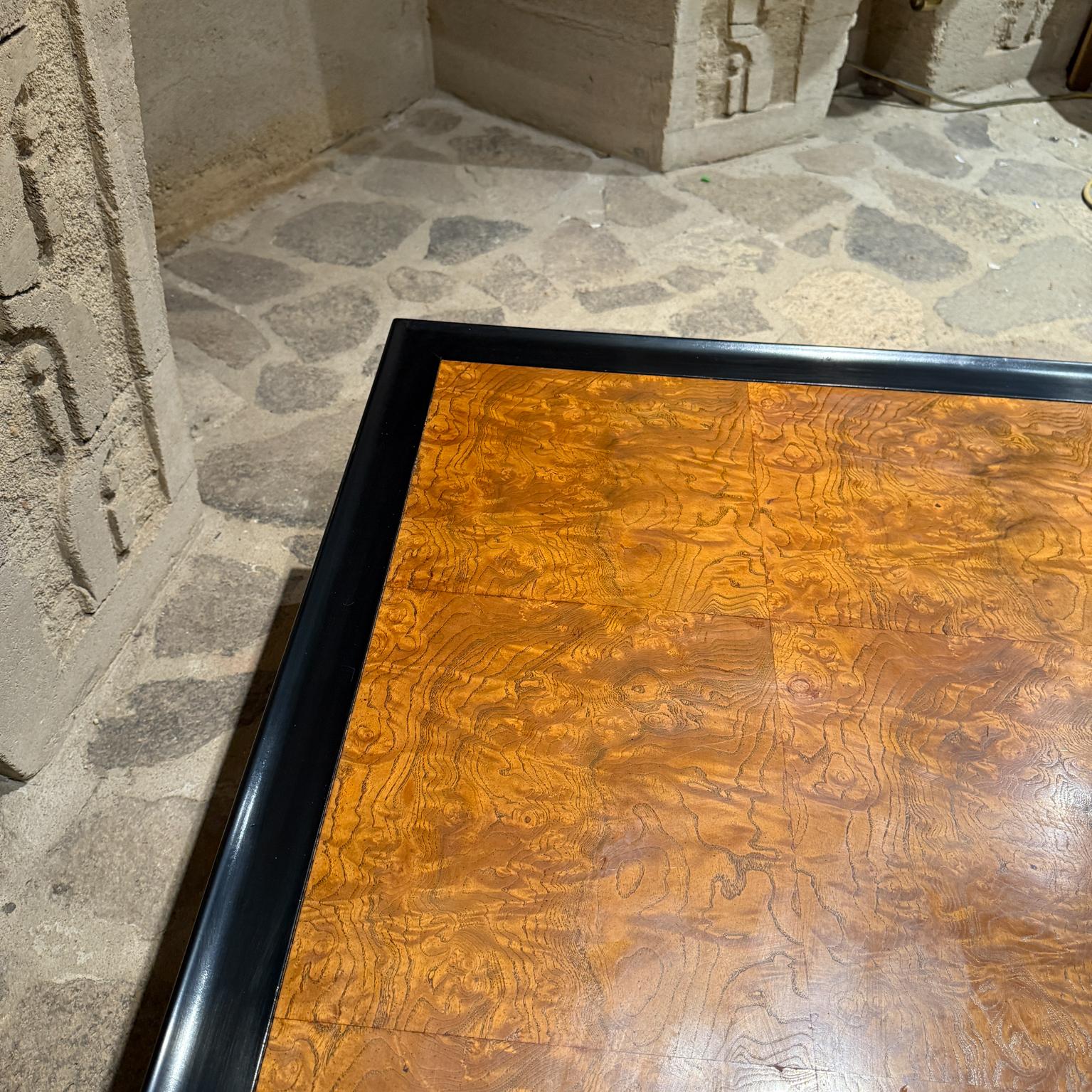 Bois 1960s Chinoiserie Ming Mont Table à café Style James Mont Hollywood Regency en vente