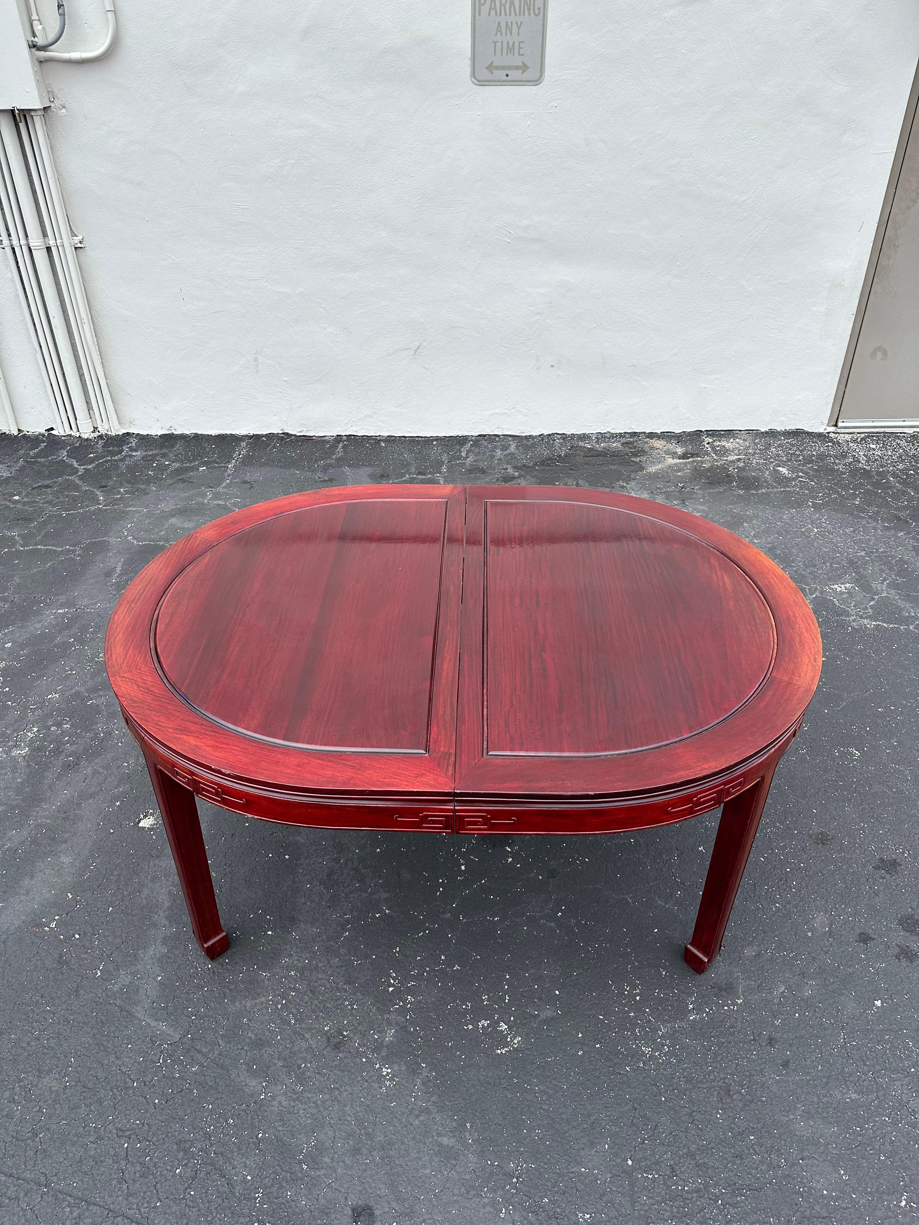 1960 Chinoiserie Table de salle à manger ovale à rallonge, style Ming 5 chaises, ensemble de 6 en vente 6