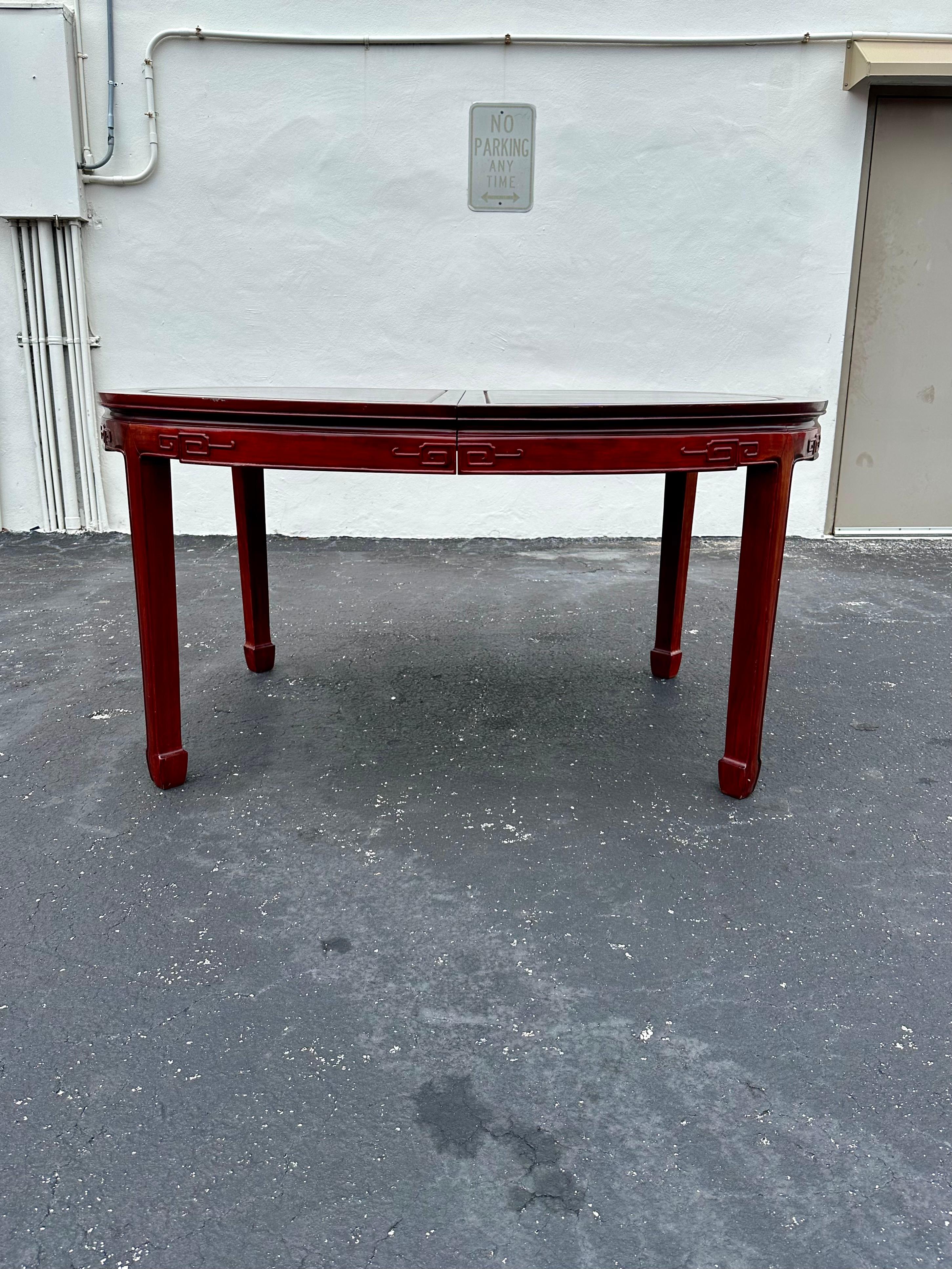 1960 Chinoiserie Table de salle à manger ovale à rallonge, style Ming 5 chaises, ensemble de 6 en vente 8