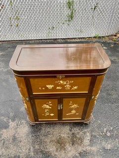 1960 Chinoserie Jabonera de Madera Tallada Armario para Bar