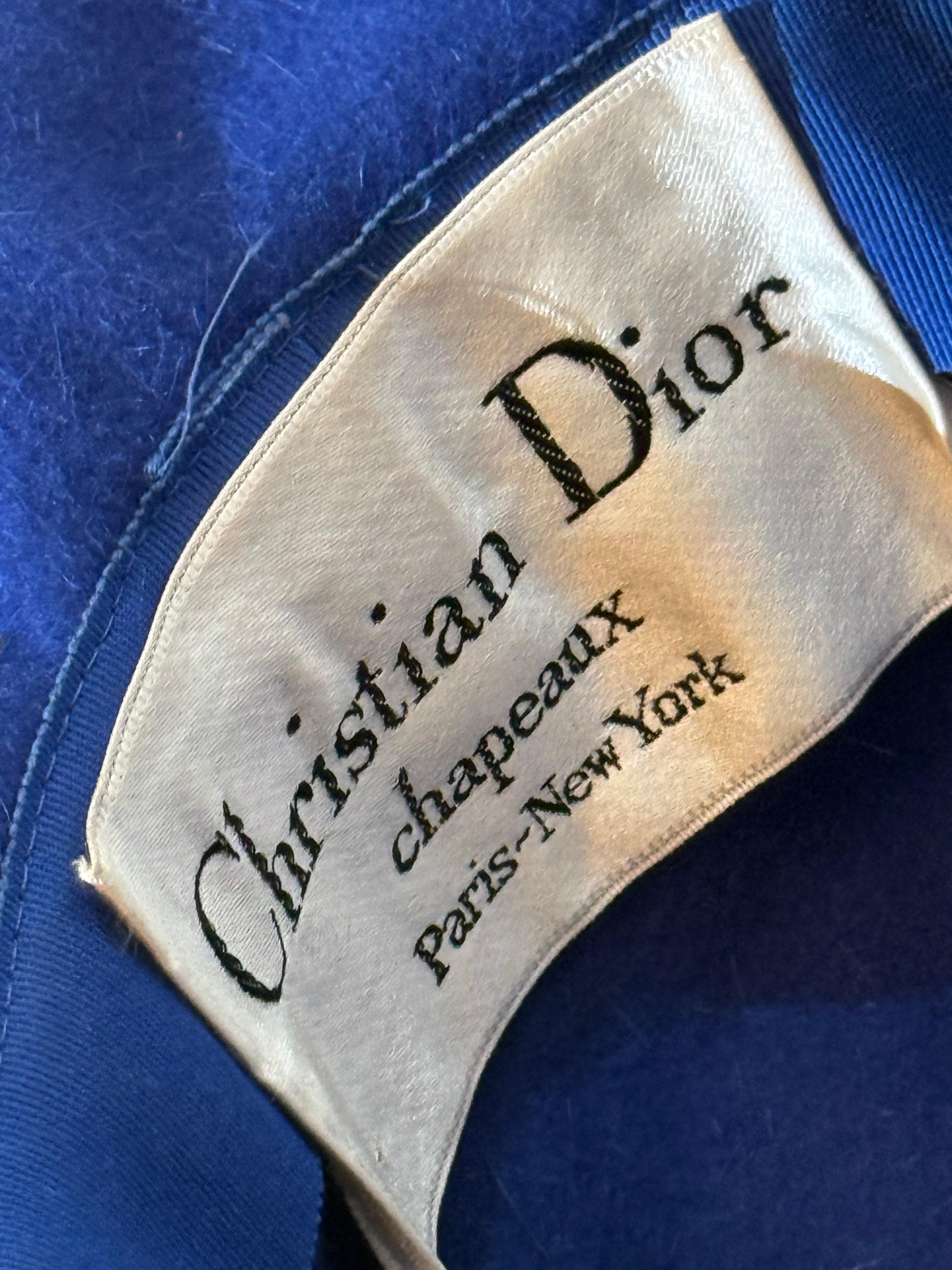 1960 Christian Dior Azul Cobalto Fieltro Fedora Sombrero de Día con Banda de Grosgrain en venta 10