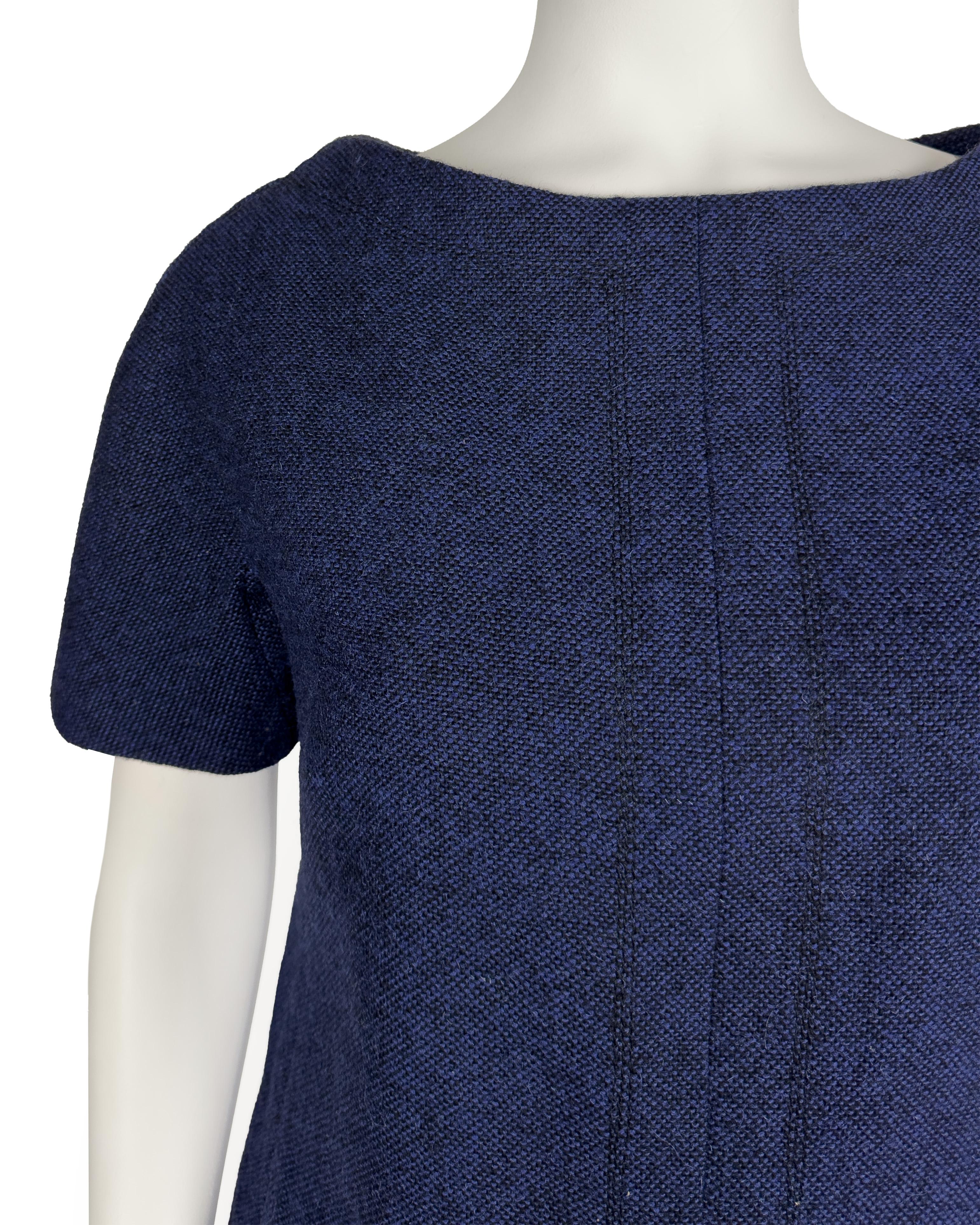 Donna Abito in tweed di lana blu intenso di Christian Dior London degli anni '60 in vendita