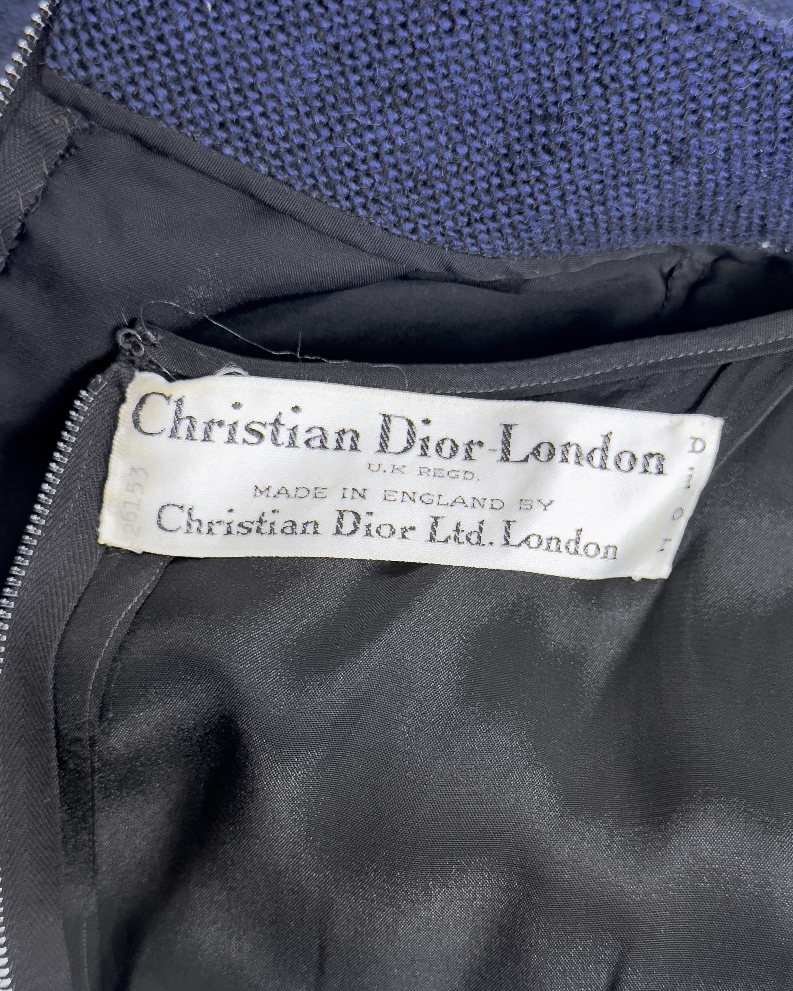 Abito in tweed di lana blu intenso di Christian Dior London degli anni '60 in vendita 1