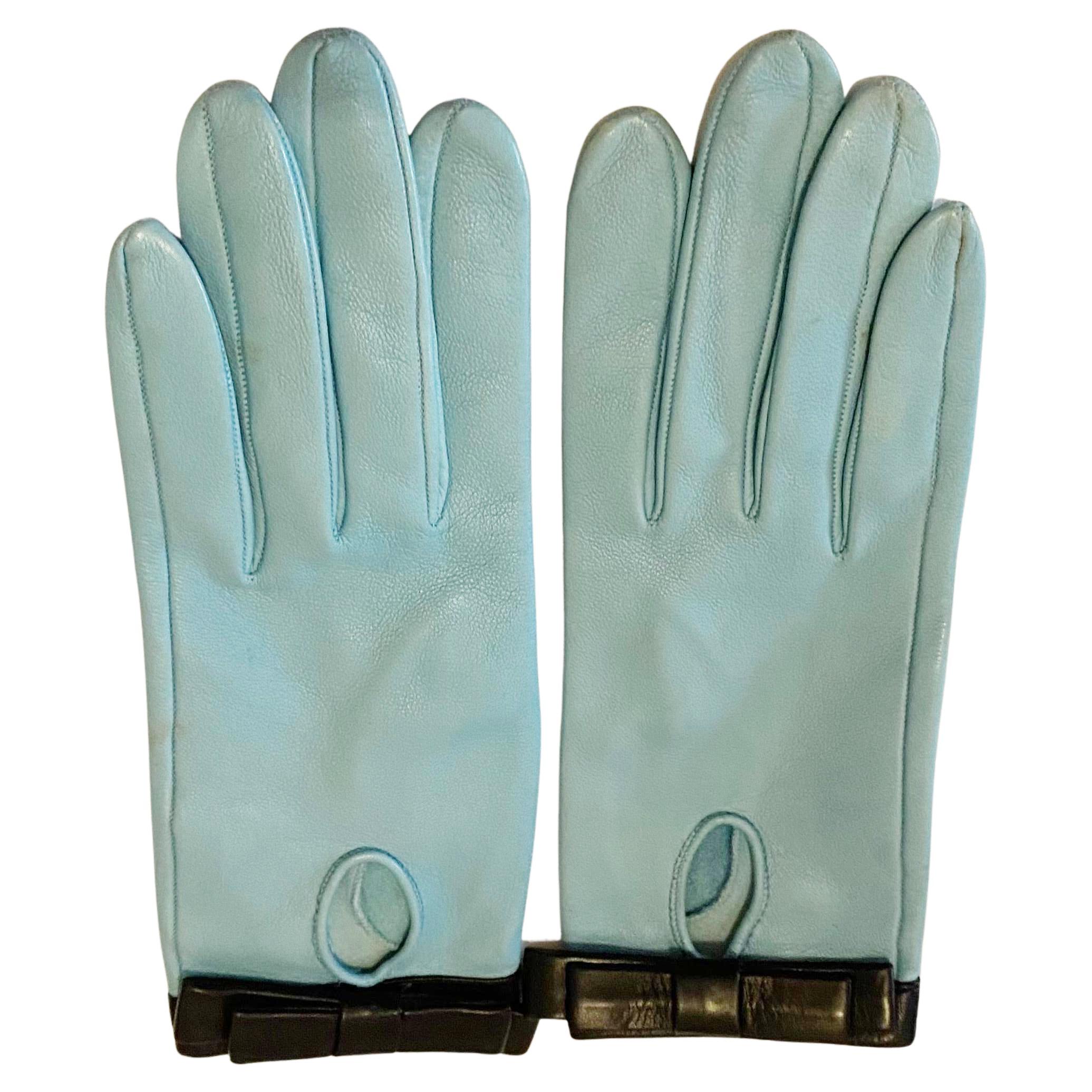 1960s Christian Dior Vintage Sky Blue Leather Gloves with Black Bow In Good Condition For Sale In London, GB