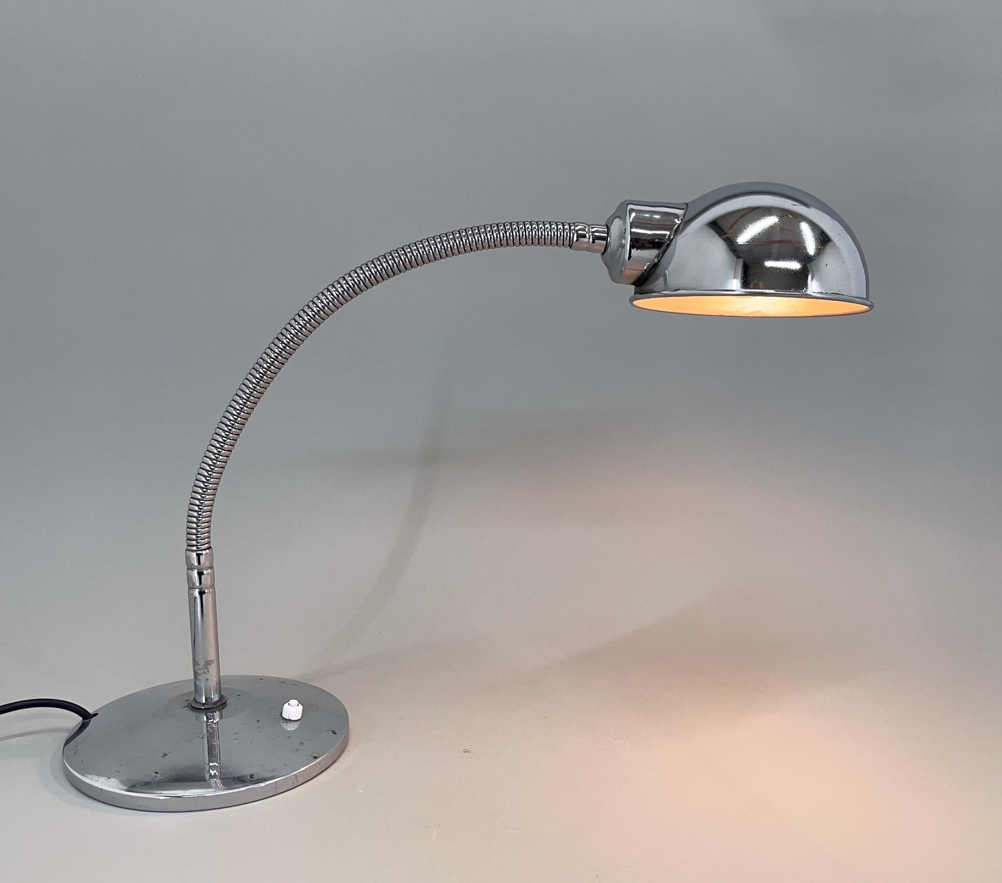 italien Lampe de bureau réglable en chrome des années 1960, Italie en vente