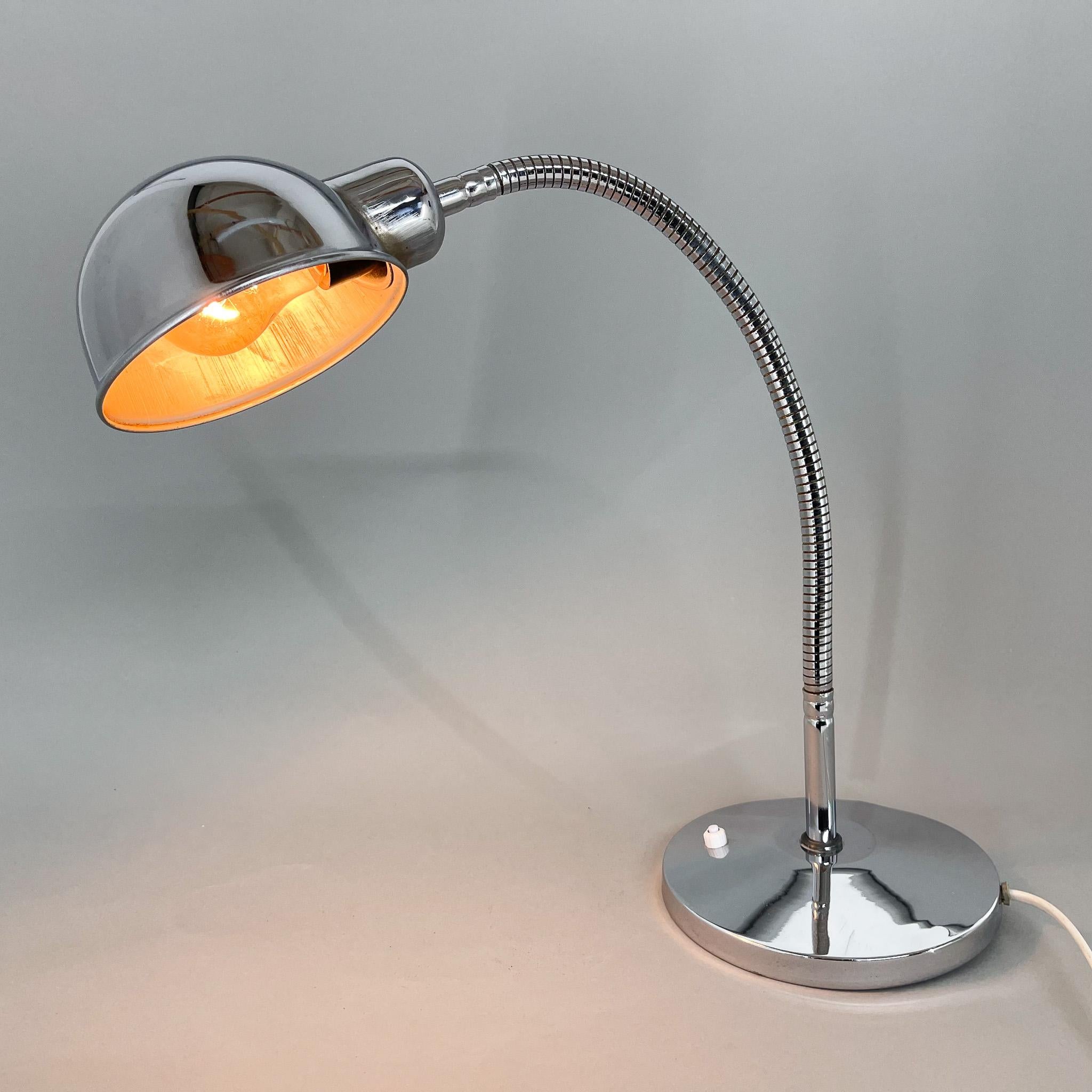 1960's Chrome Adjustable Table Lamp, Italy For Sale 2