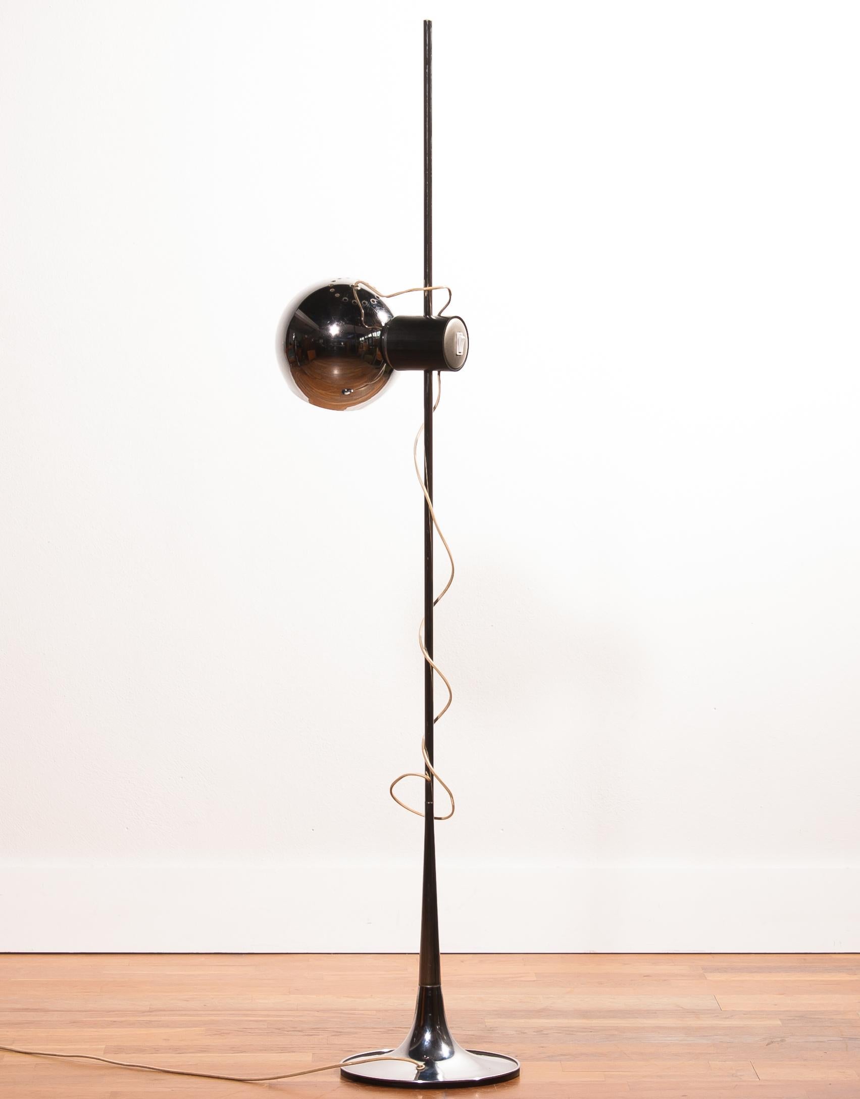 1960s, Chrome Floor Lamp by Reggiani Lampadari, Italy In Good Condition In Silvolde, Gelderland
