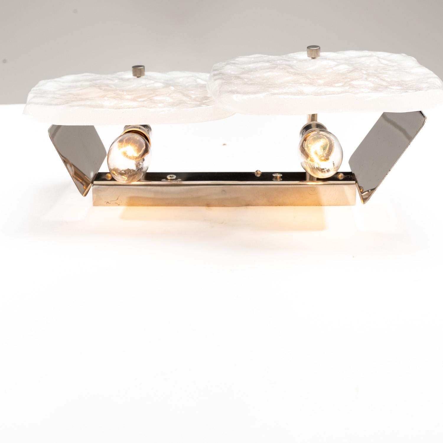 20ième siècle Lampe à suspension en chrome et verre glacé des années 1960 par Kalmar en vente