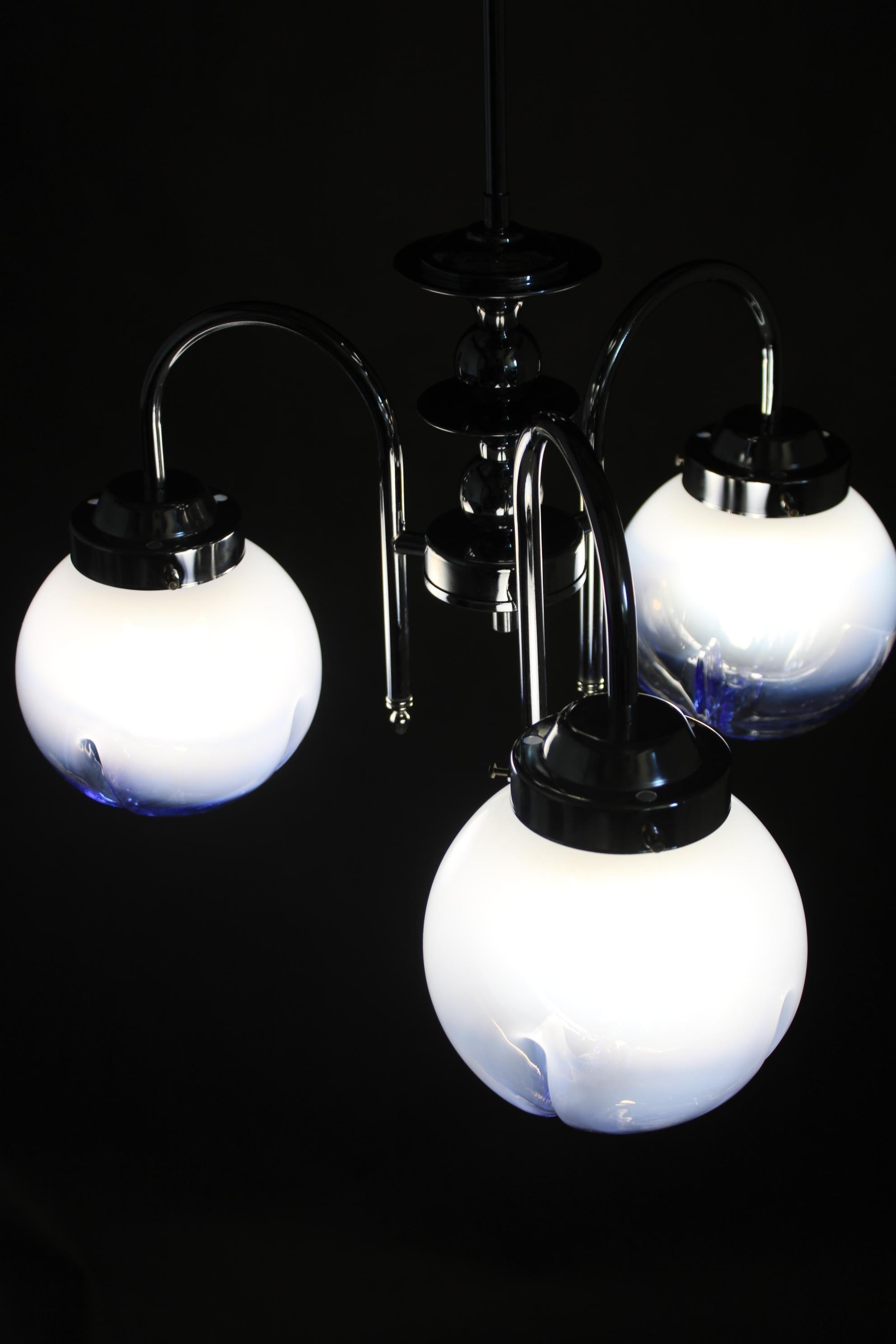 Lustre des années 1960 avec verre de Murano en vente 4