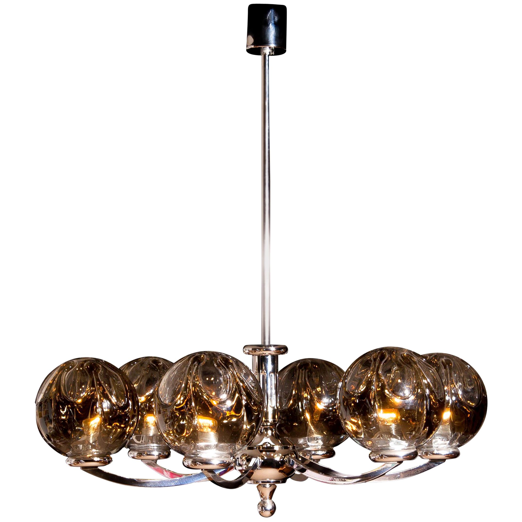 Exceptional beautiful chandelier made by Kaiser Leuchten in excellent condition.
This chandelier with the six original 