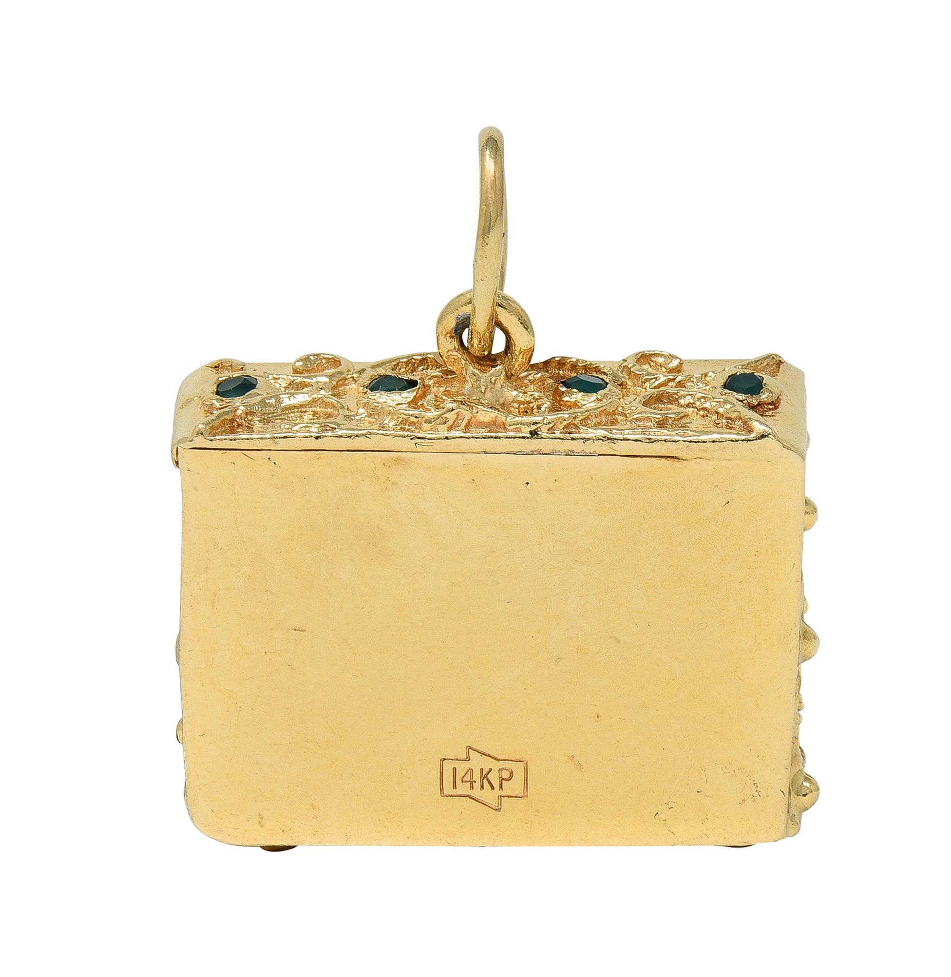 1960's Chrysoprase 14 Karat Yellow Gold Vintage Filigree Piano Pendant Charm For Sale 1