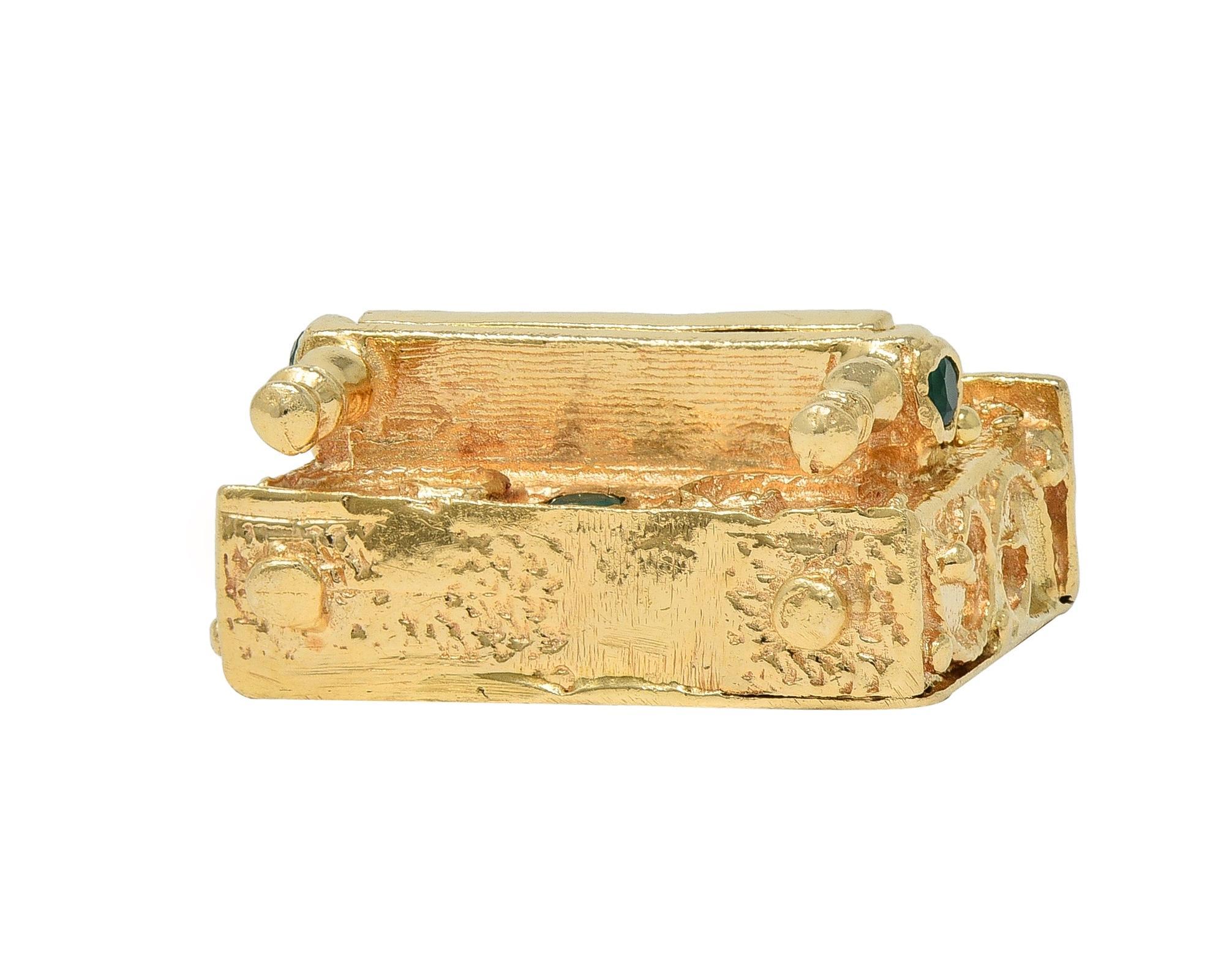 1960's Chrysoprase 14 Karat Yellow Gold Vintage Filigree Piano Pendant Charm For Sale 2