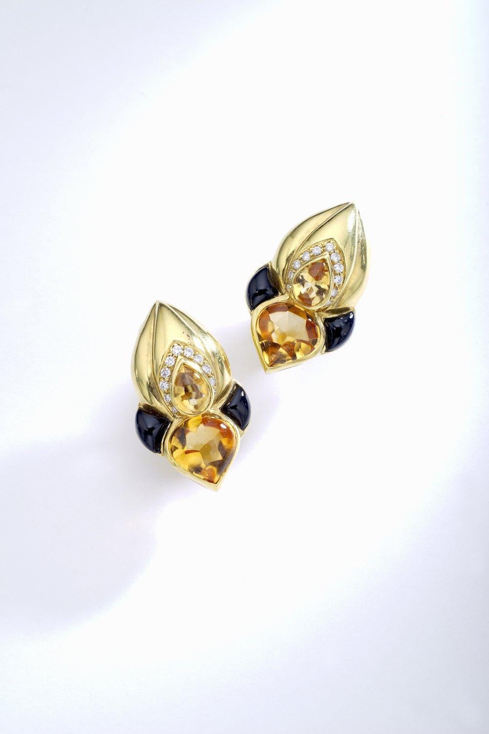 Citrine, Onyx and Diamond Yellow Gold Earrings.
Superb design.
Circa 1960.