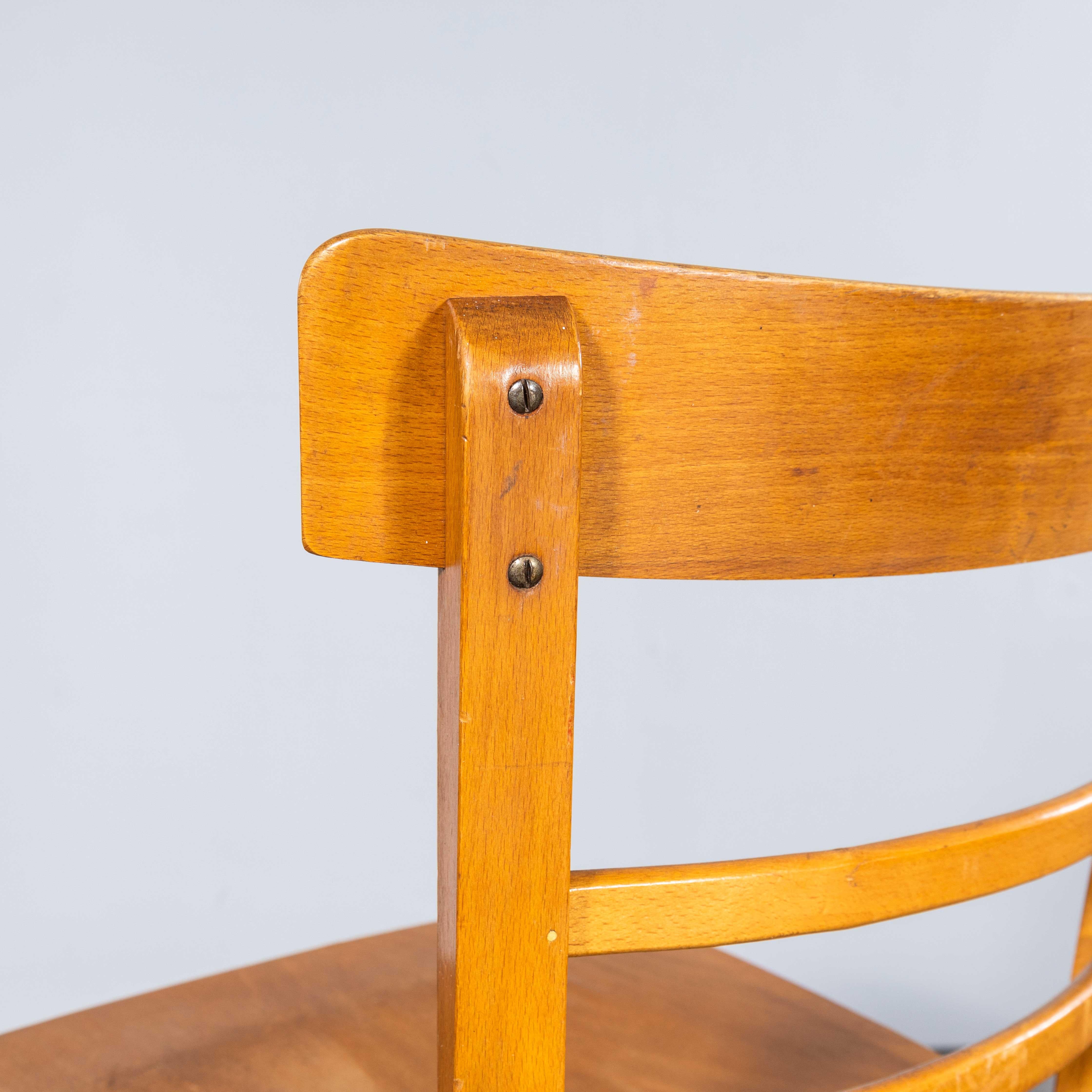 Sedia da pranzo Clasic con schienale a scaletta in Beeche degli anni '60 - Buona quantità disponibile in vendita 3
