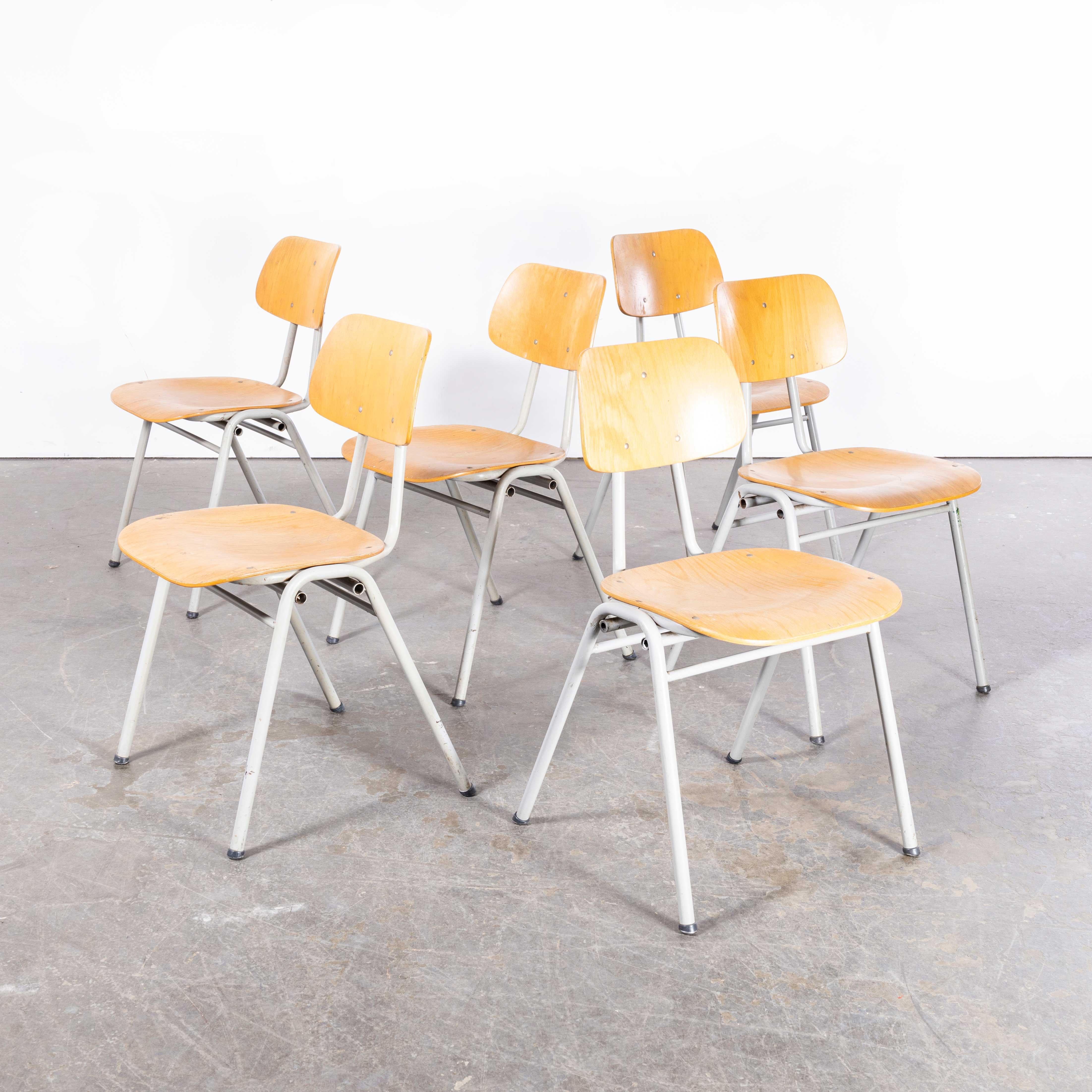 Milieu du XXe siècle 1960's Classic Dutch University Dining Chairs - Set Of Six en vente