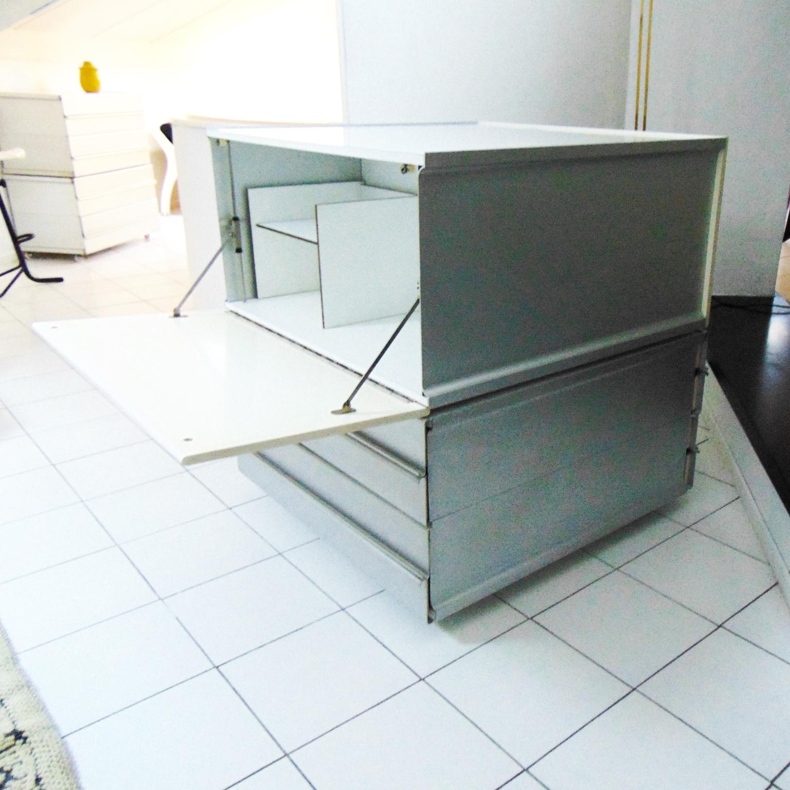 Mueble bar Claudio Salocchi de los años 60, aluminio, lacado blanco para Sormani, Italia Aluminio en venta
