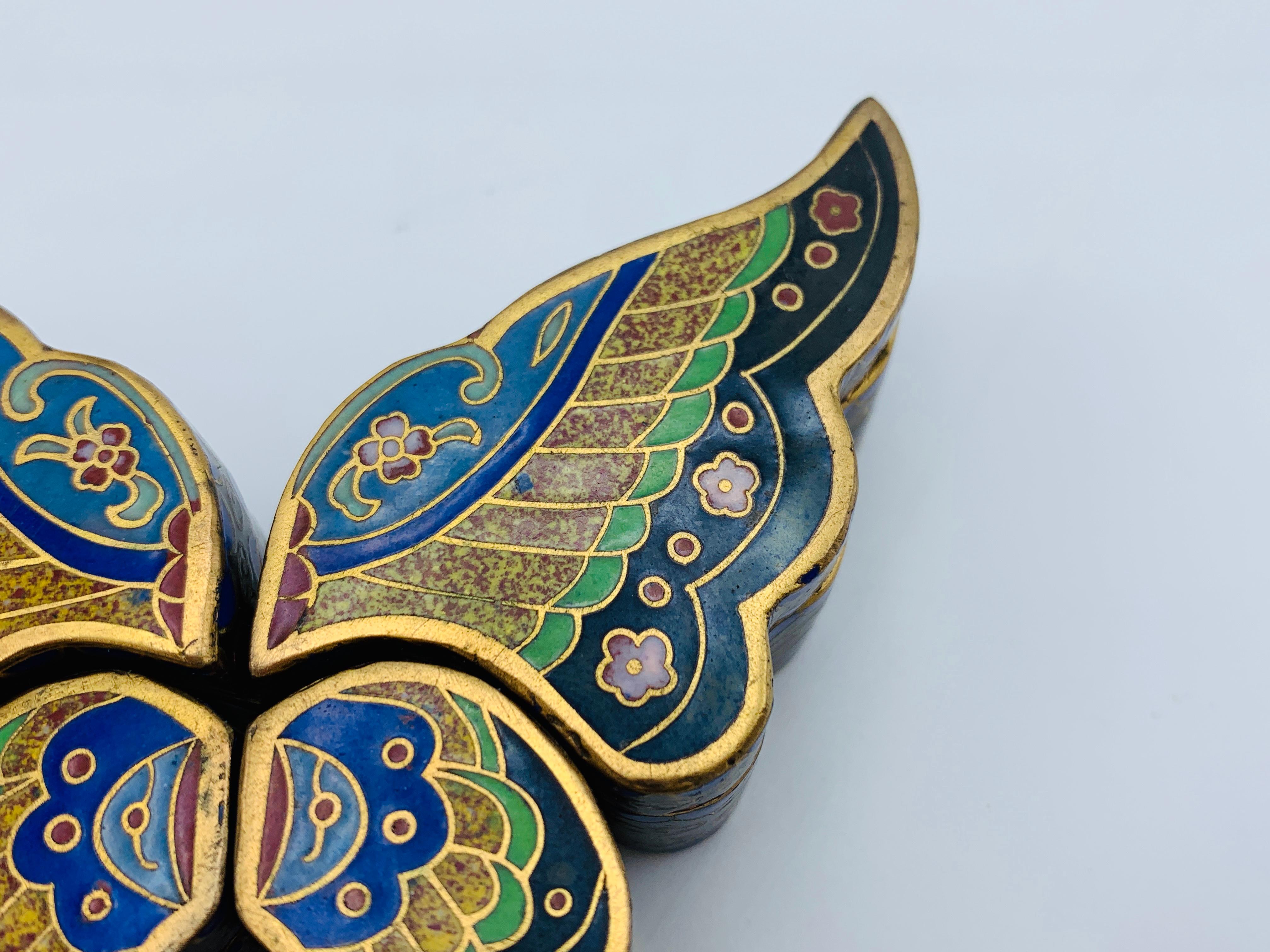 1960er Jahre Cloisonné Schmetterling Skulptur Box (Chinoiserie)