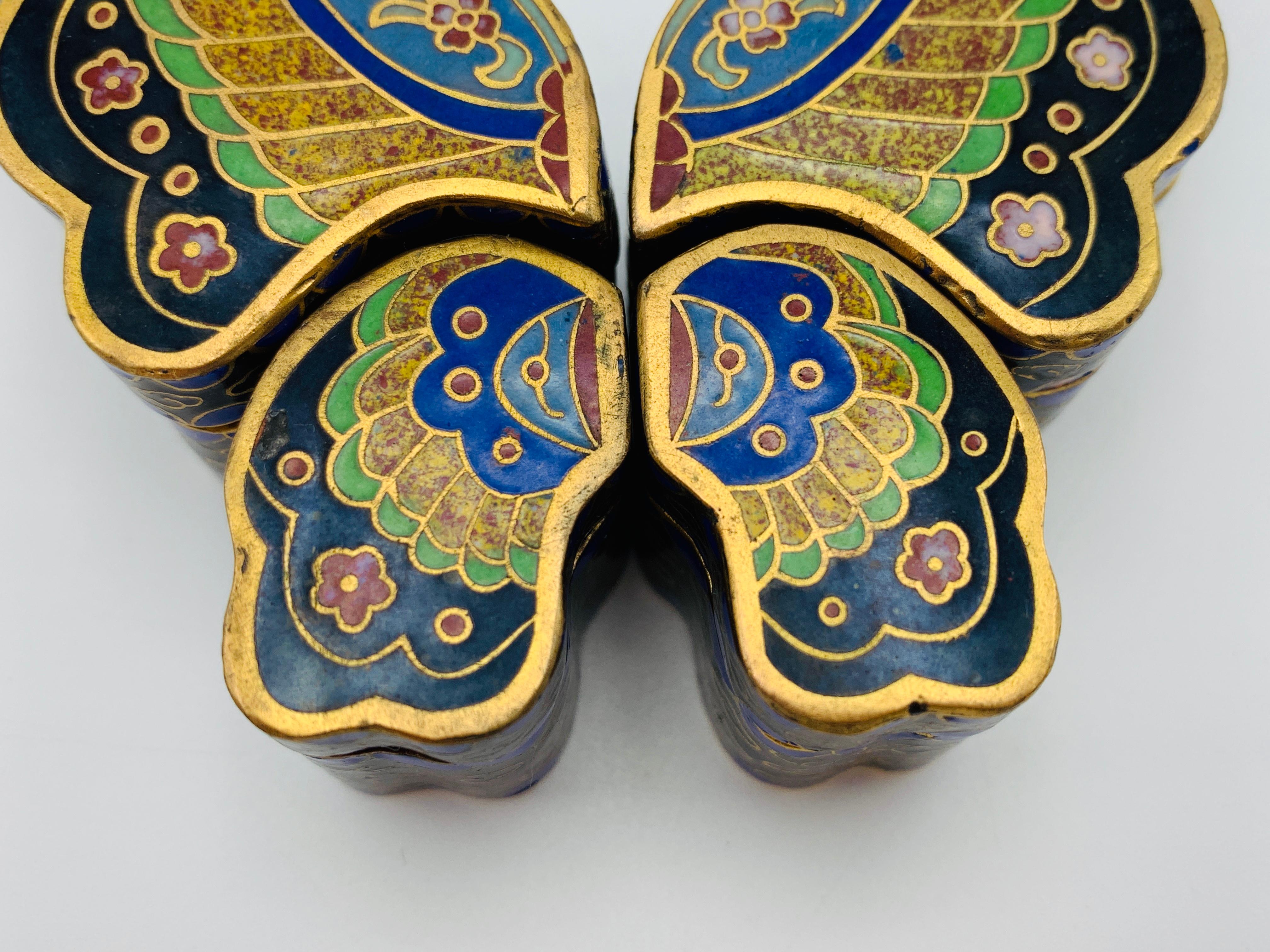 1960er Jahre Cloisonné Schmetterling Skulptur Box im Zustand „Gut“ in Richmond, VA