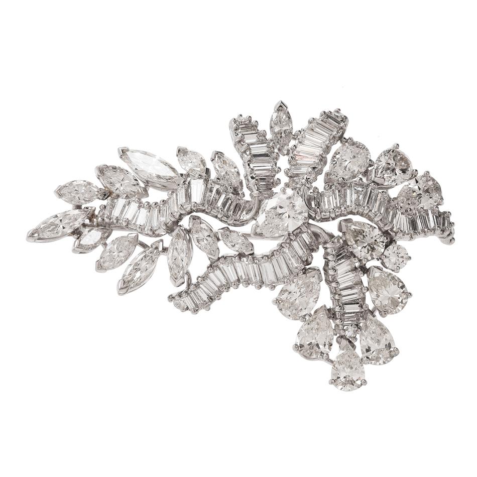 1960s Cluster Diamond Swirl Platinum Pin Brooch In Excellent Condition In Miami, FL