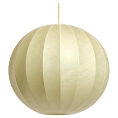 1960s Cocoon ceiling lamp in the shape of a spere and in a very good condition