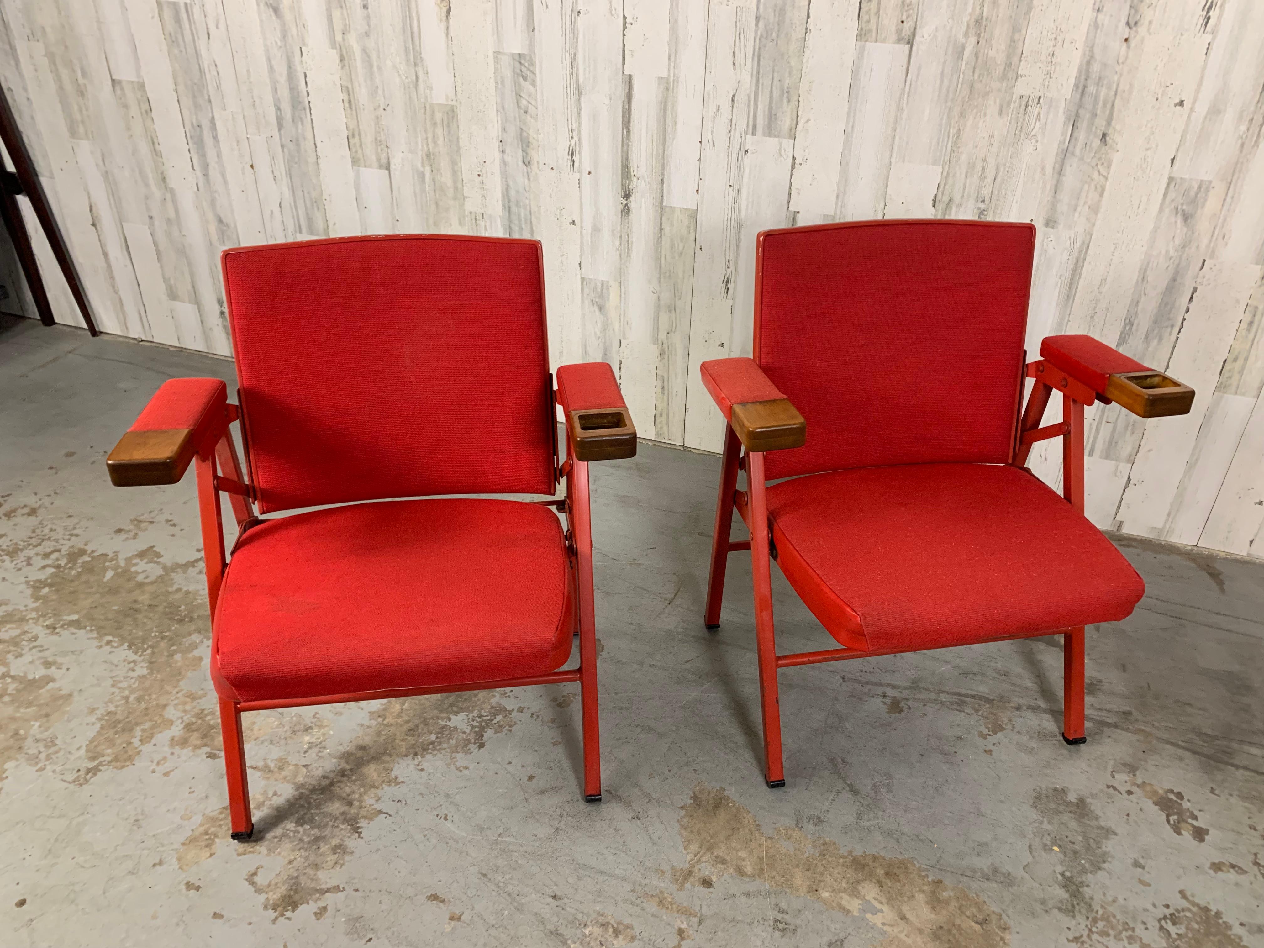 1960's Compass Leg Theater Chairs by American Seating In Good Condition For Sale In Denton, TX
